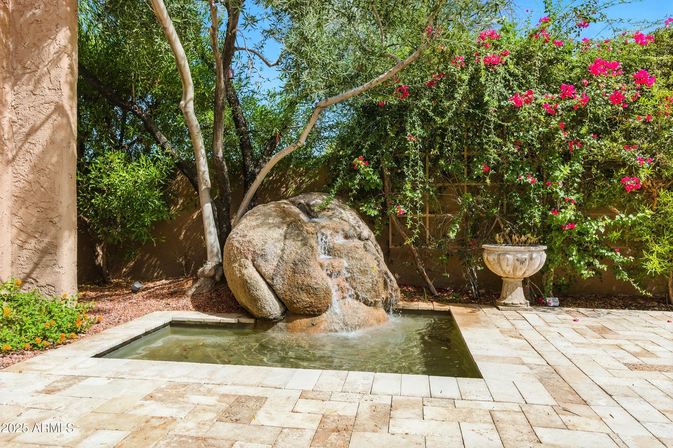4448 E CAMELBACK Road # 16