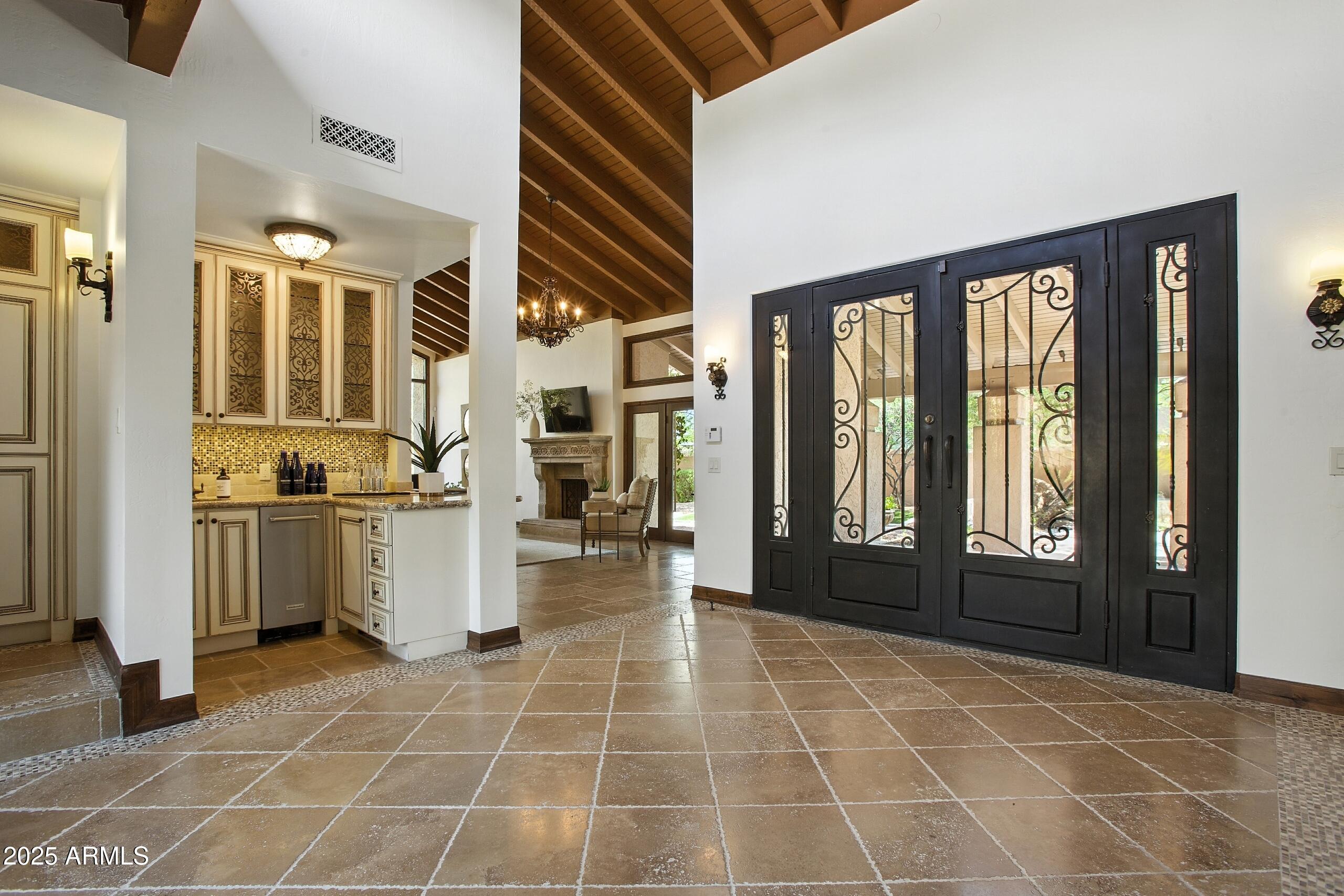 4448 E CAMELBACK Road # 16