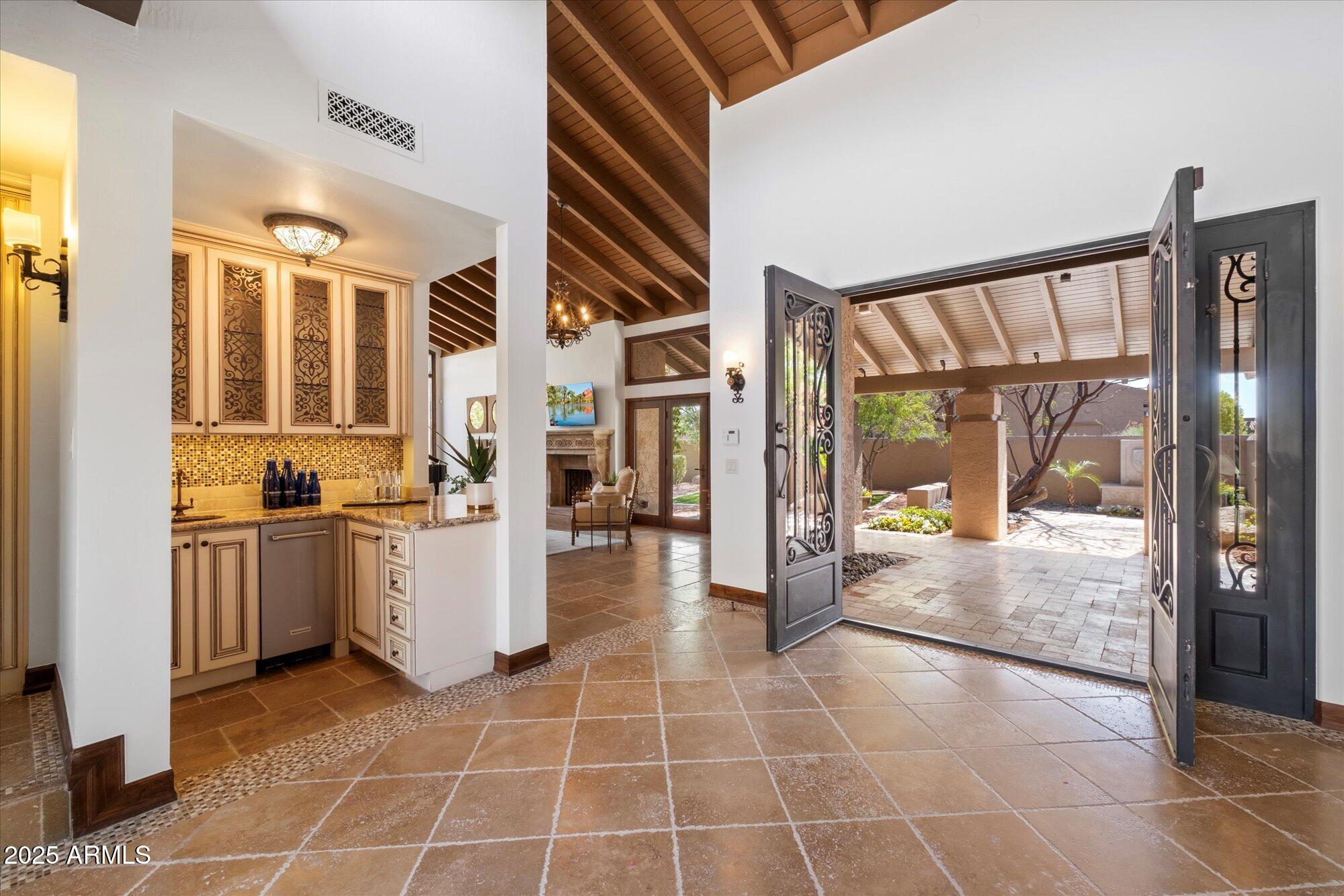 4448 E CAMELBACK Road # 16