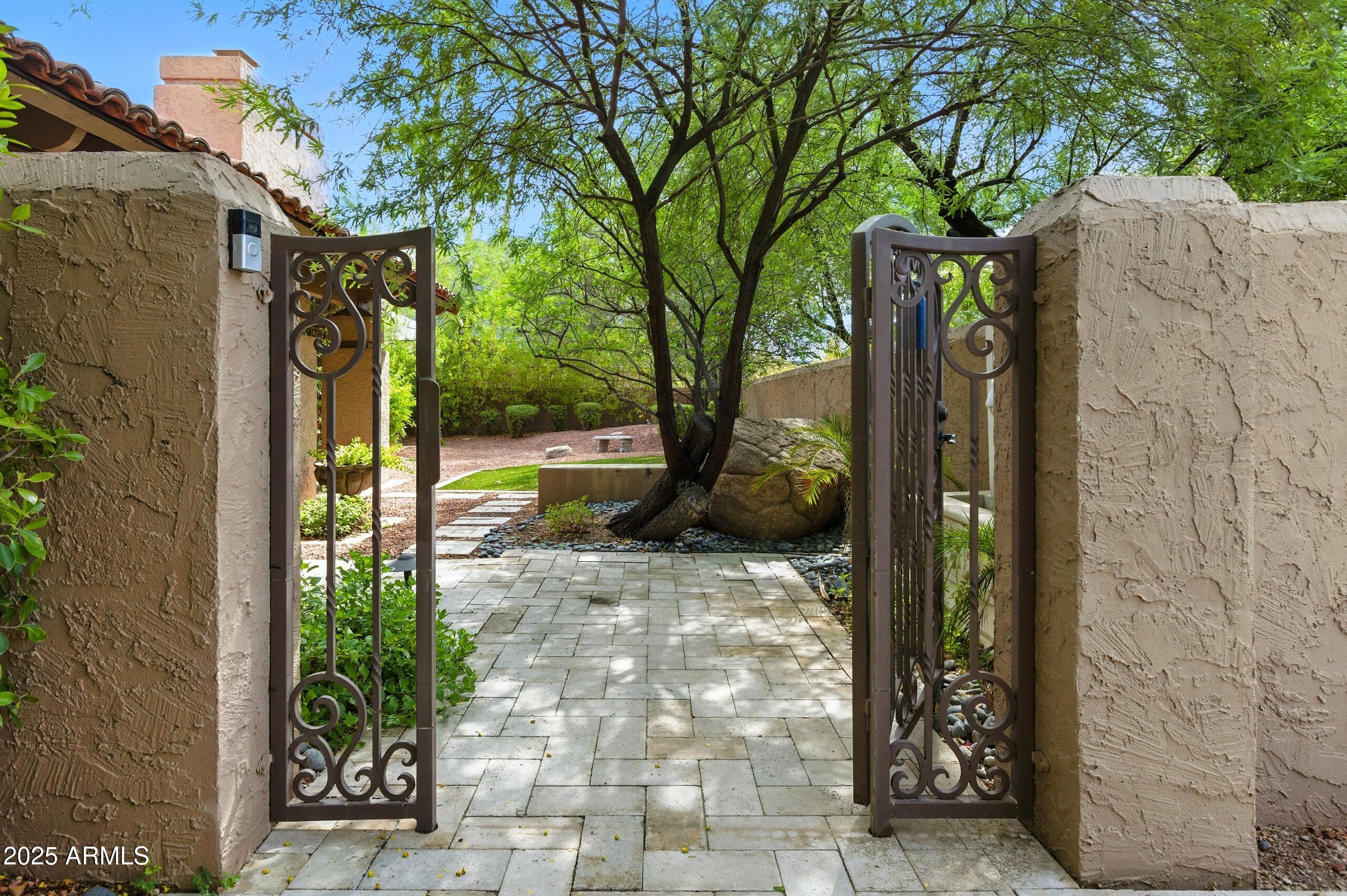 4448 E CAMELBACK Road # 16