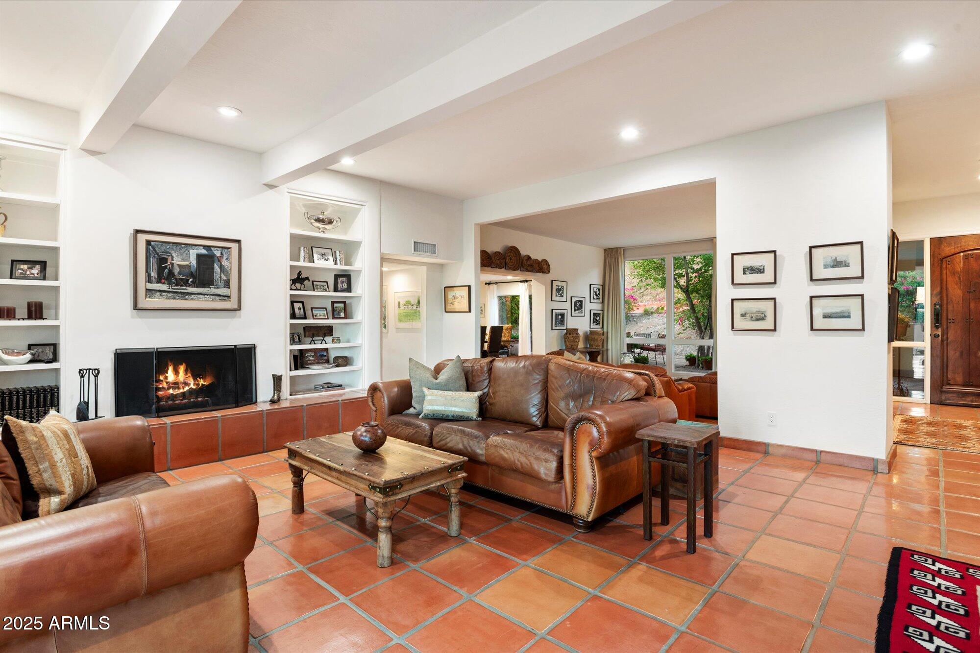 3500 E LINCOLN Drive # 6