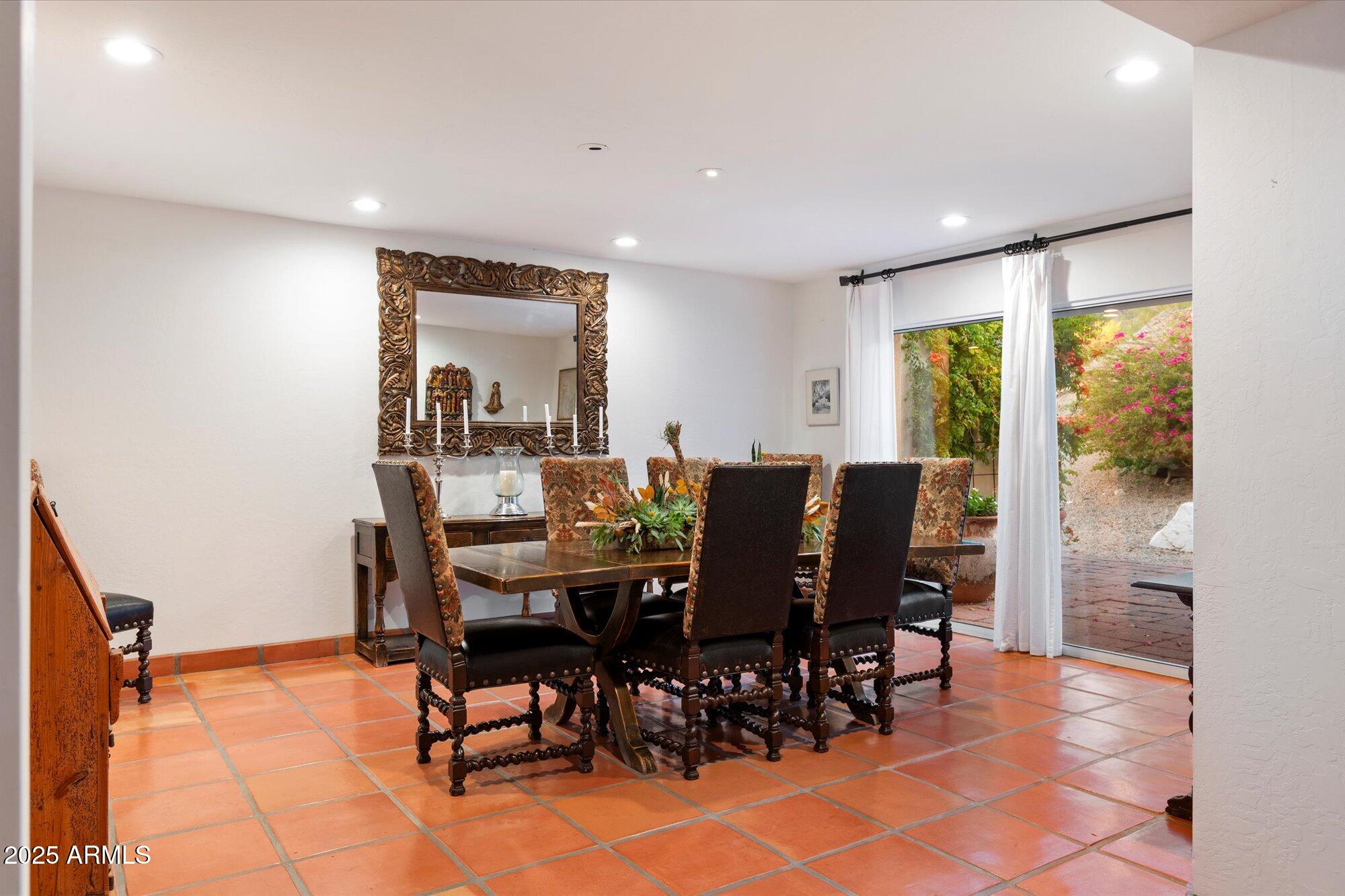 3500 E LINCOLN Drive # 6