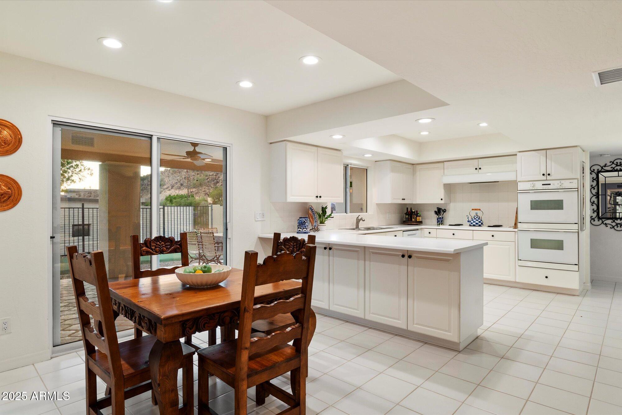 3500 E LINCOLN Drive # 6