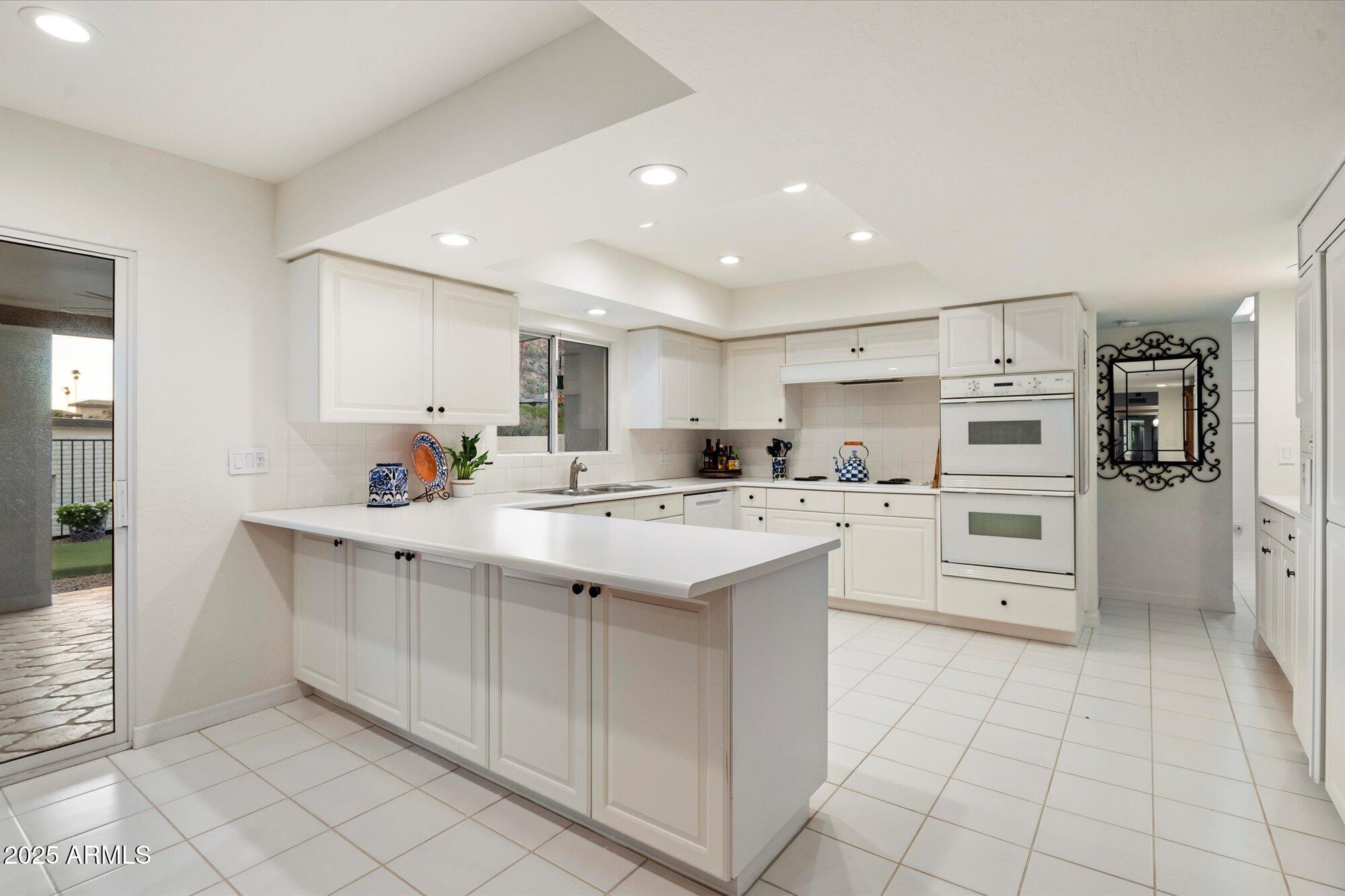 3500 E LINCOLN Drive # 6