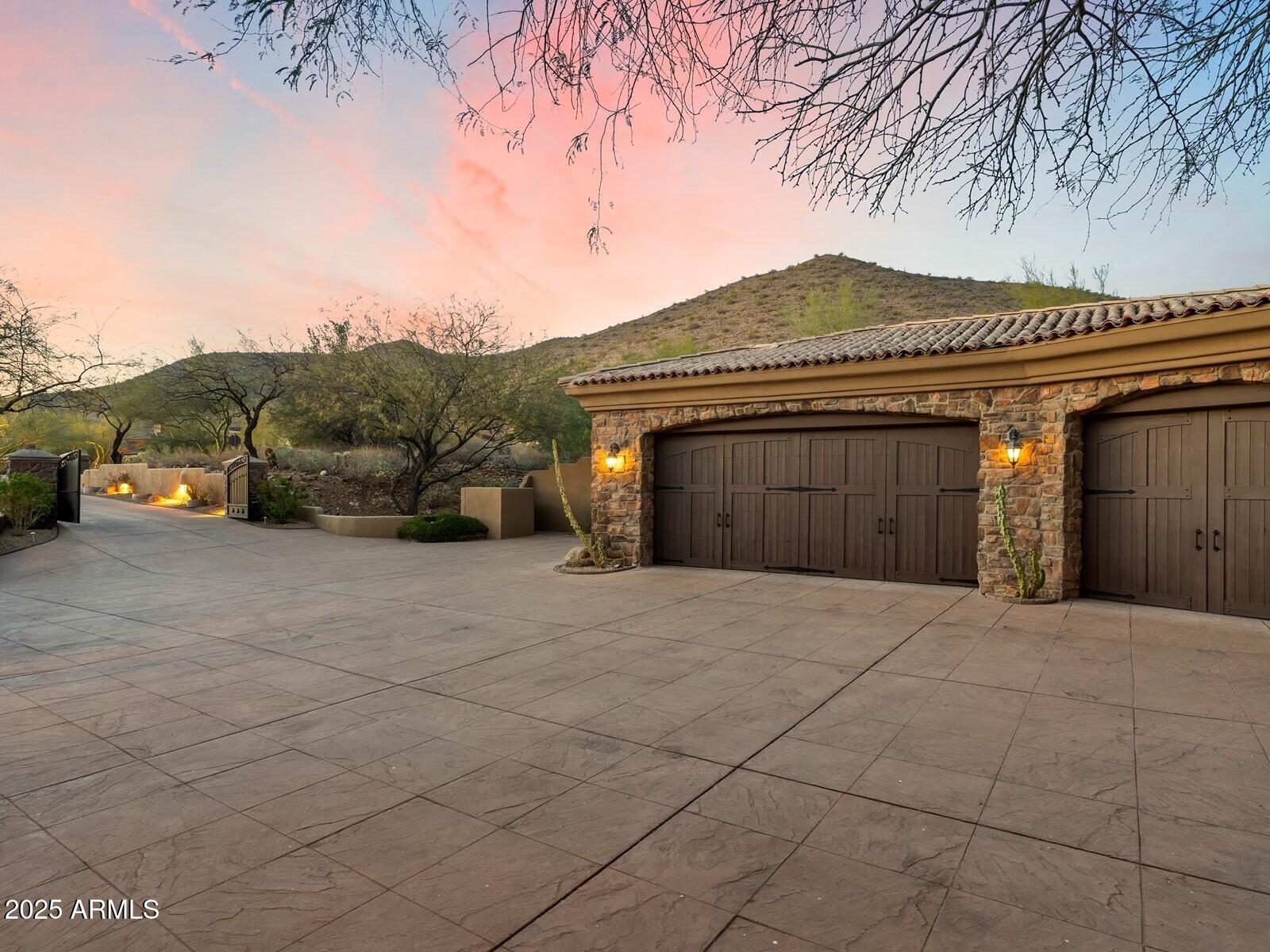 11988 E LARKSPUR Drive