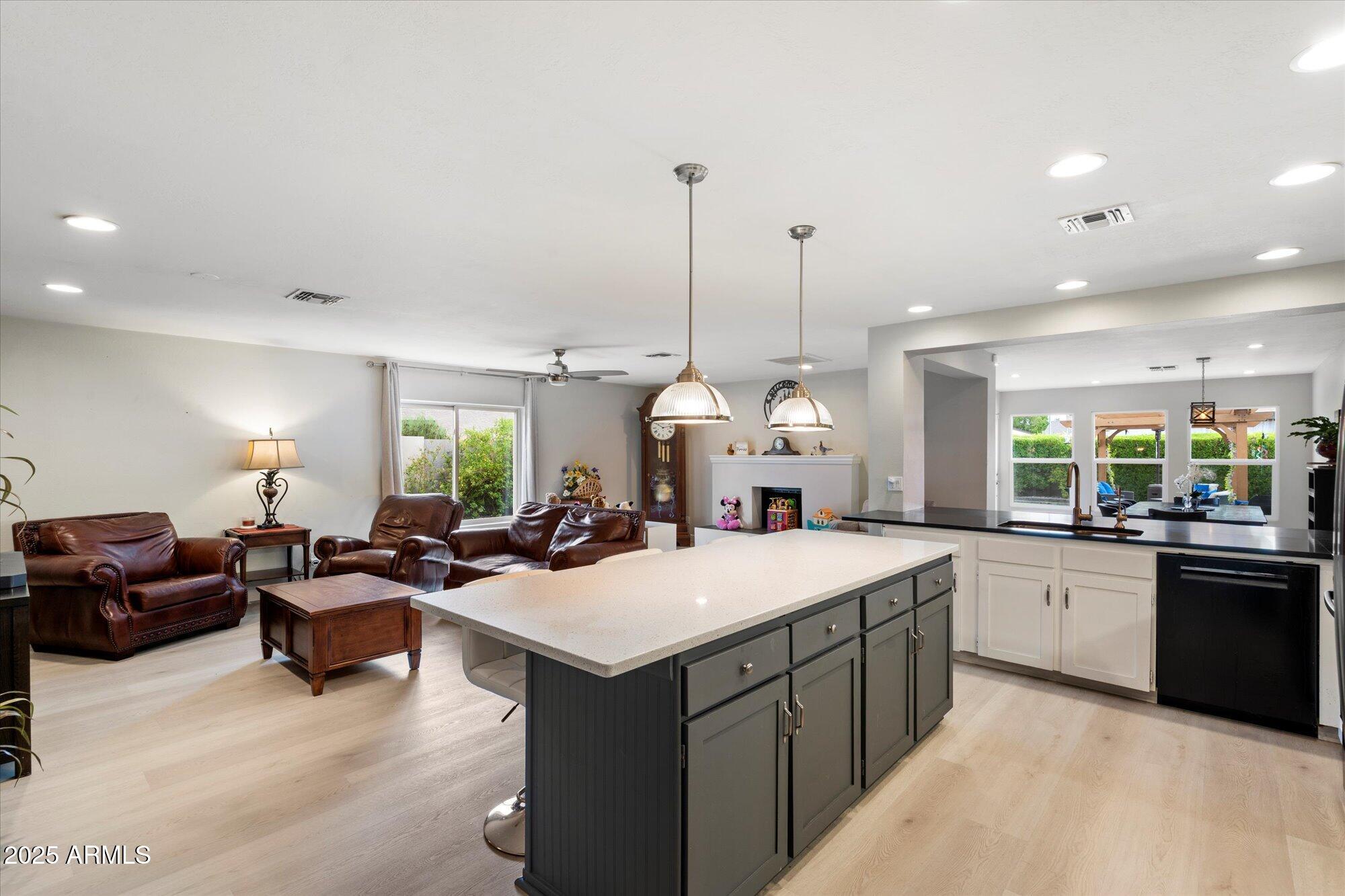 7800 E VIA DEL FUTURO E