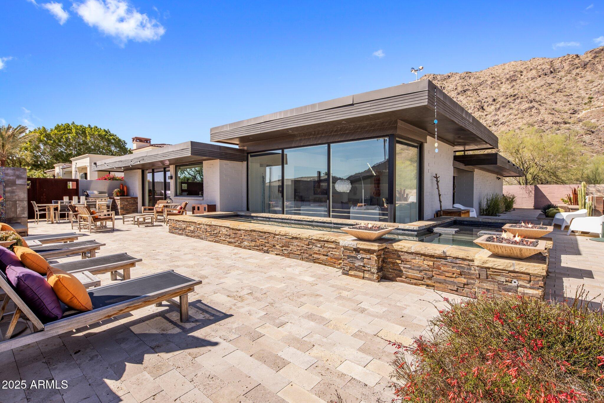 5434 E Lincoln Drive, 78