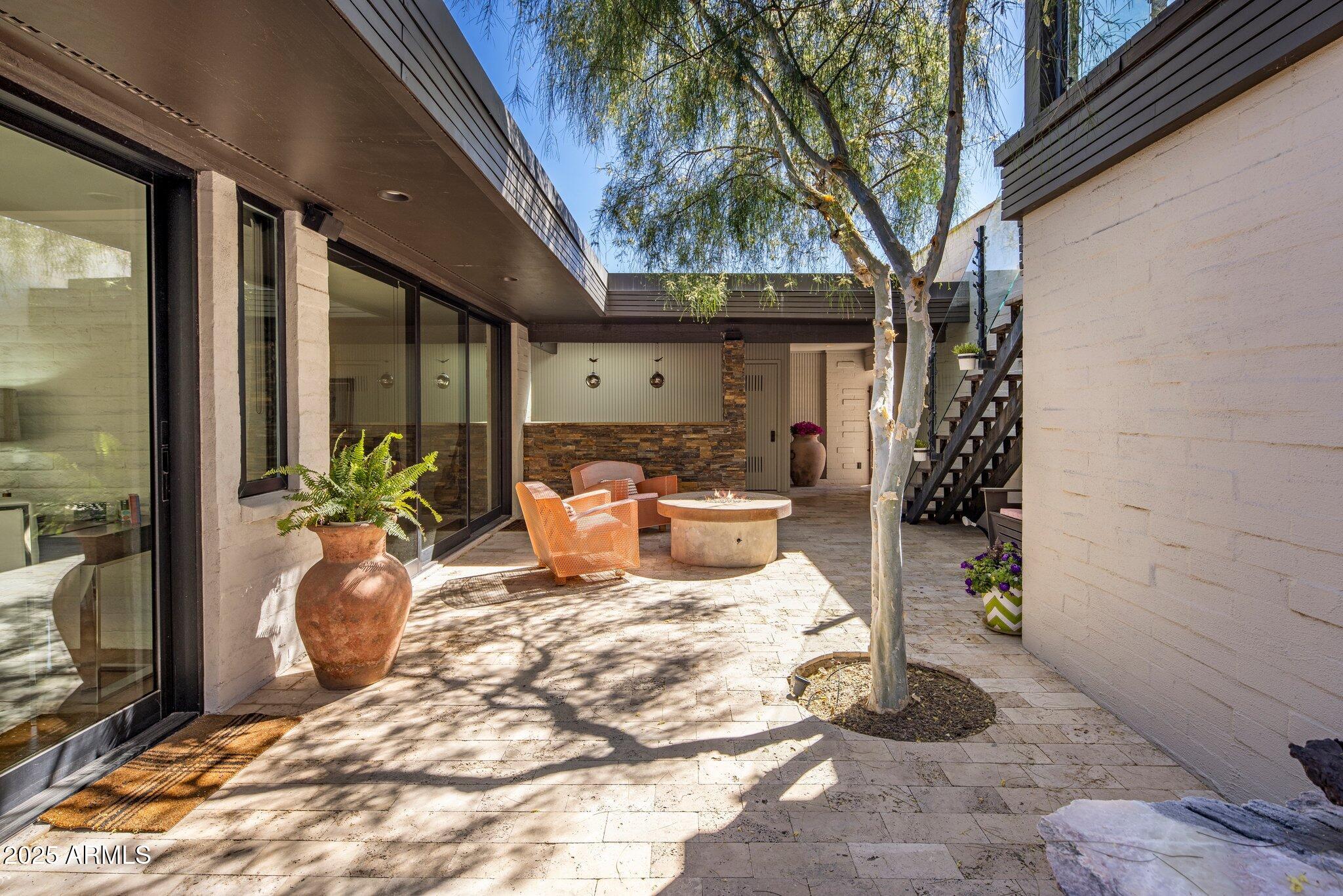 5434 E Lincoln Drive, 78