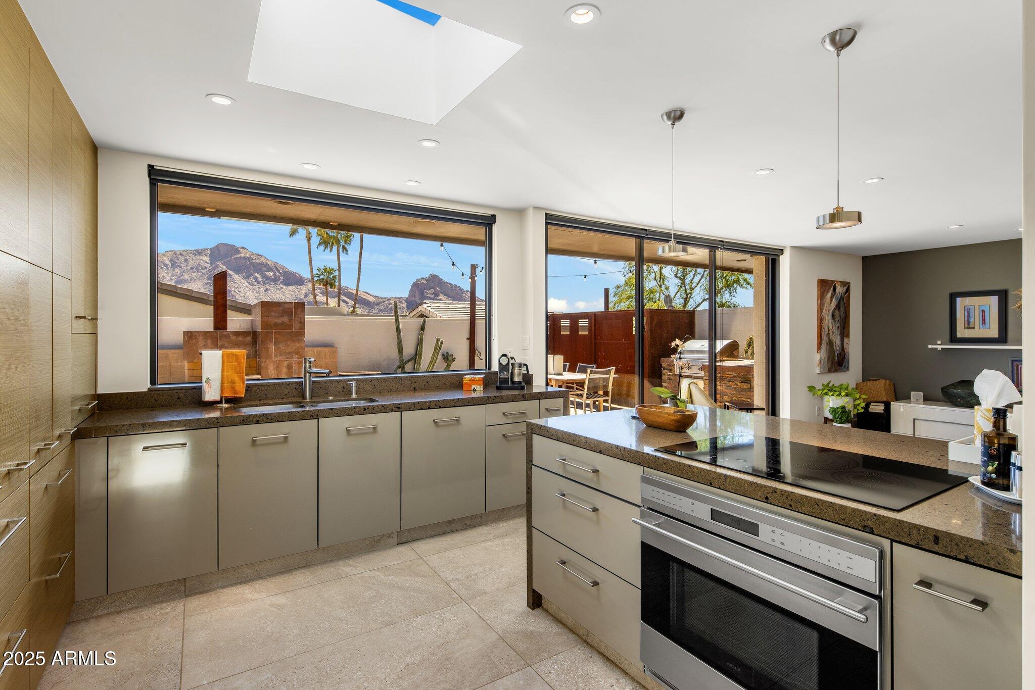 5434 E Lincoln Drive, 78