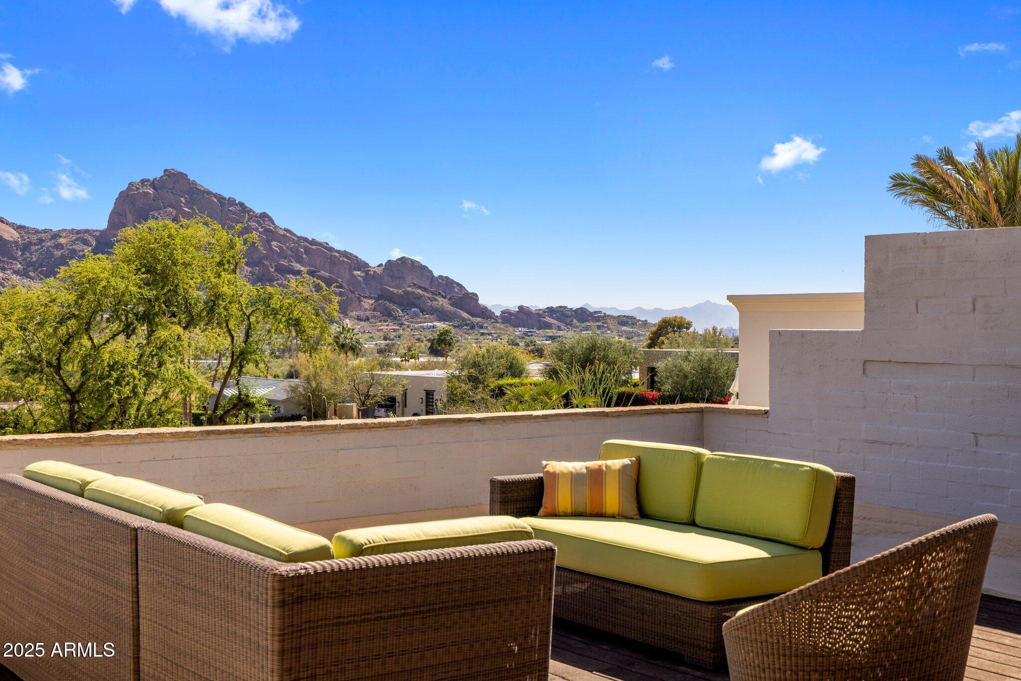 5434 E Lincoln Drive, 78