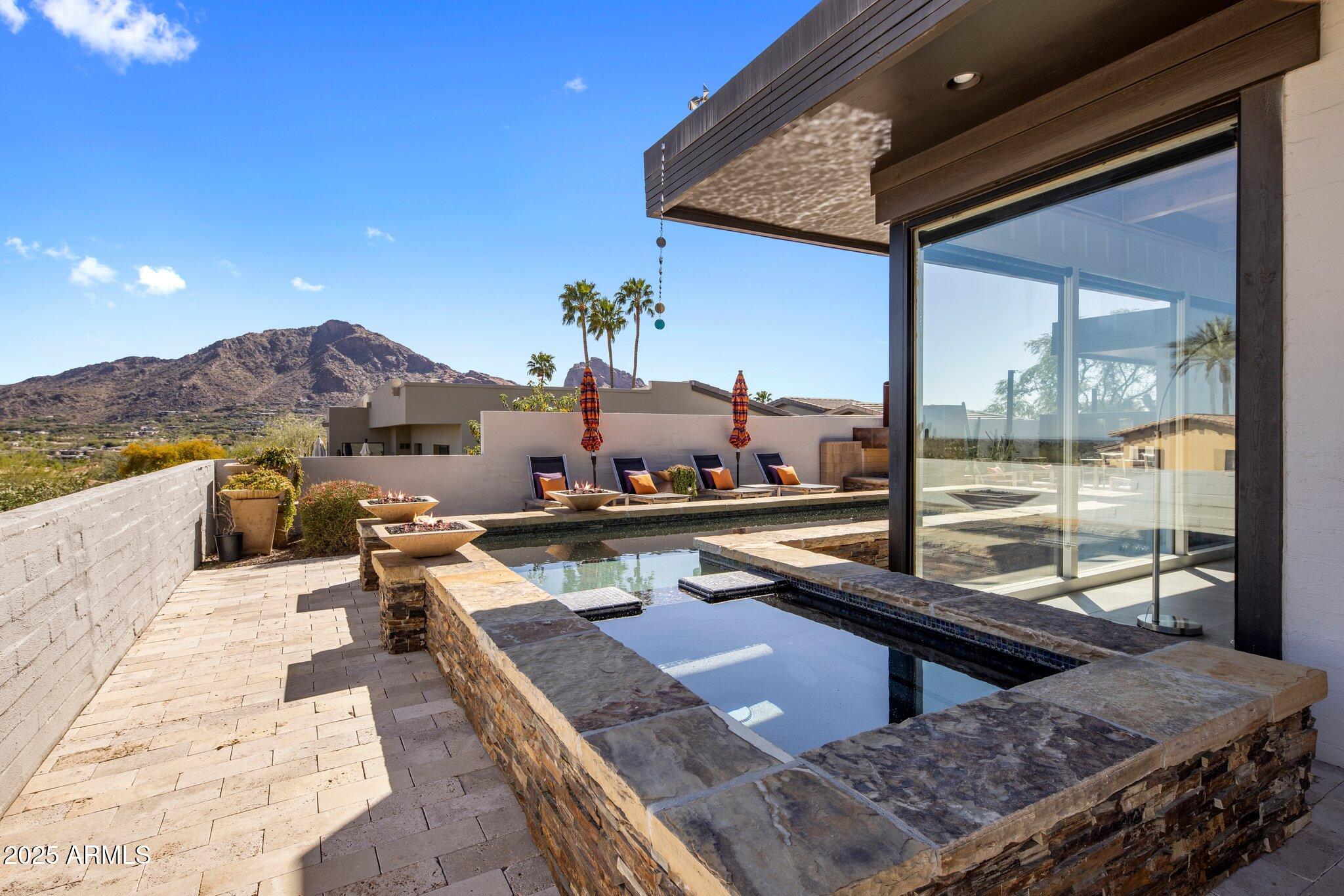 5434 E Lincoln Drive, 78