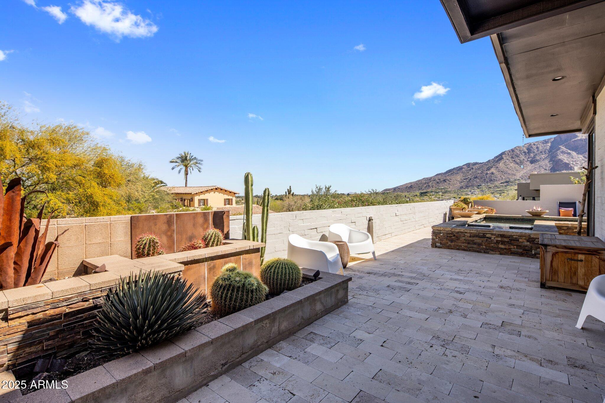 5434 E Lincoln Drive, 78