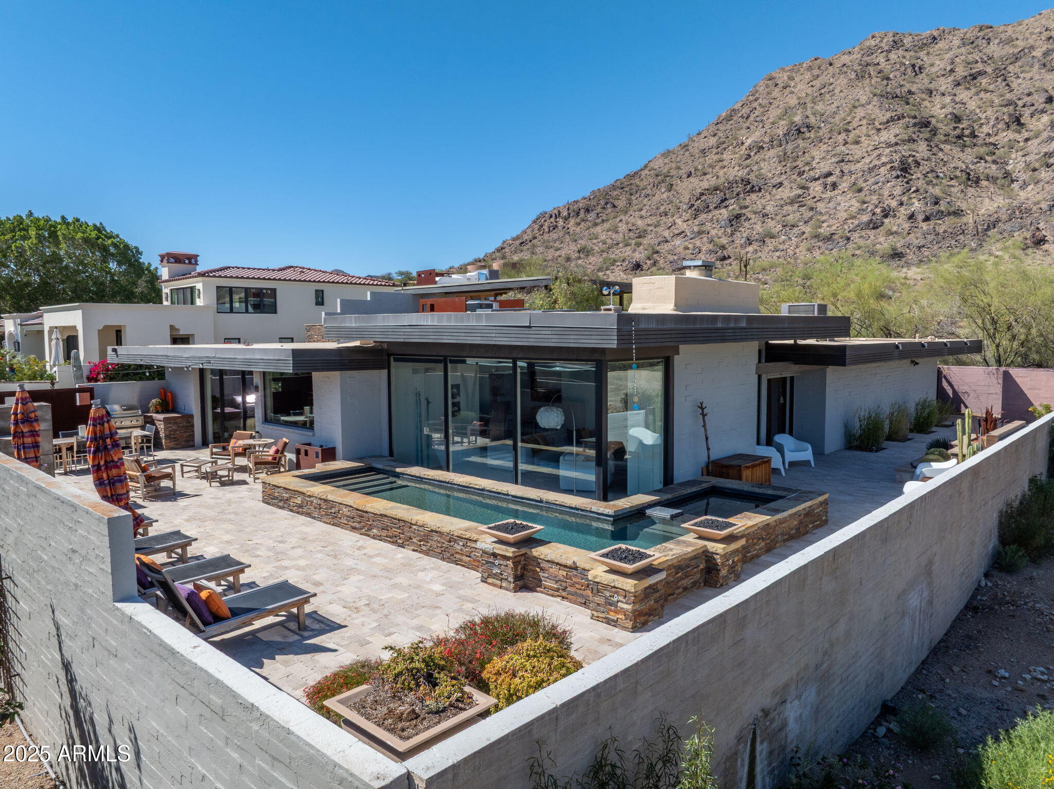 5434 E Lincoln Drive, 78