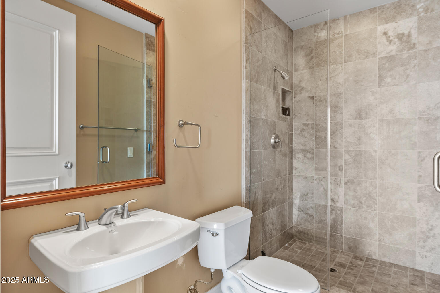 2211 E CAMELBACK Road E, 604