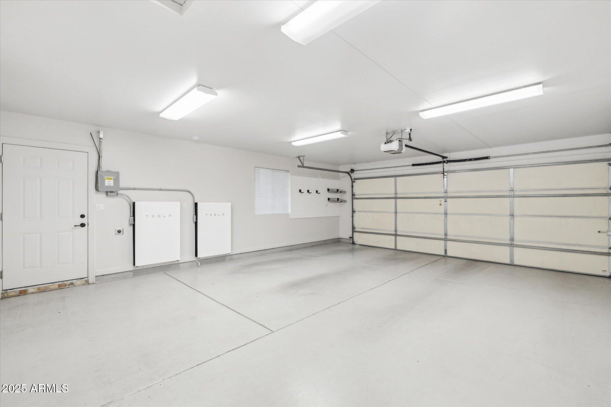 4062 E WHITTON Avenue