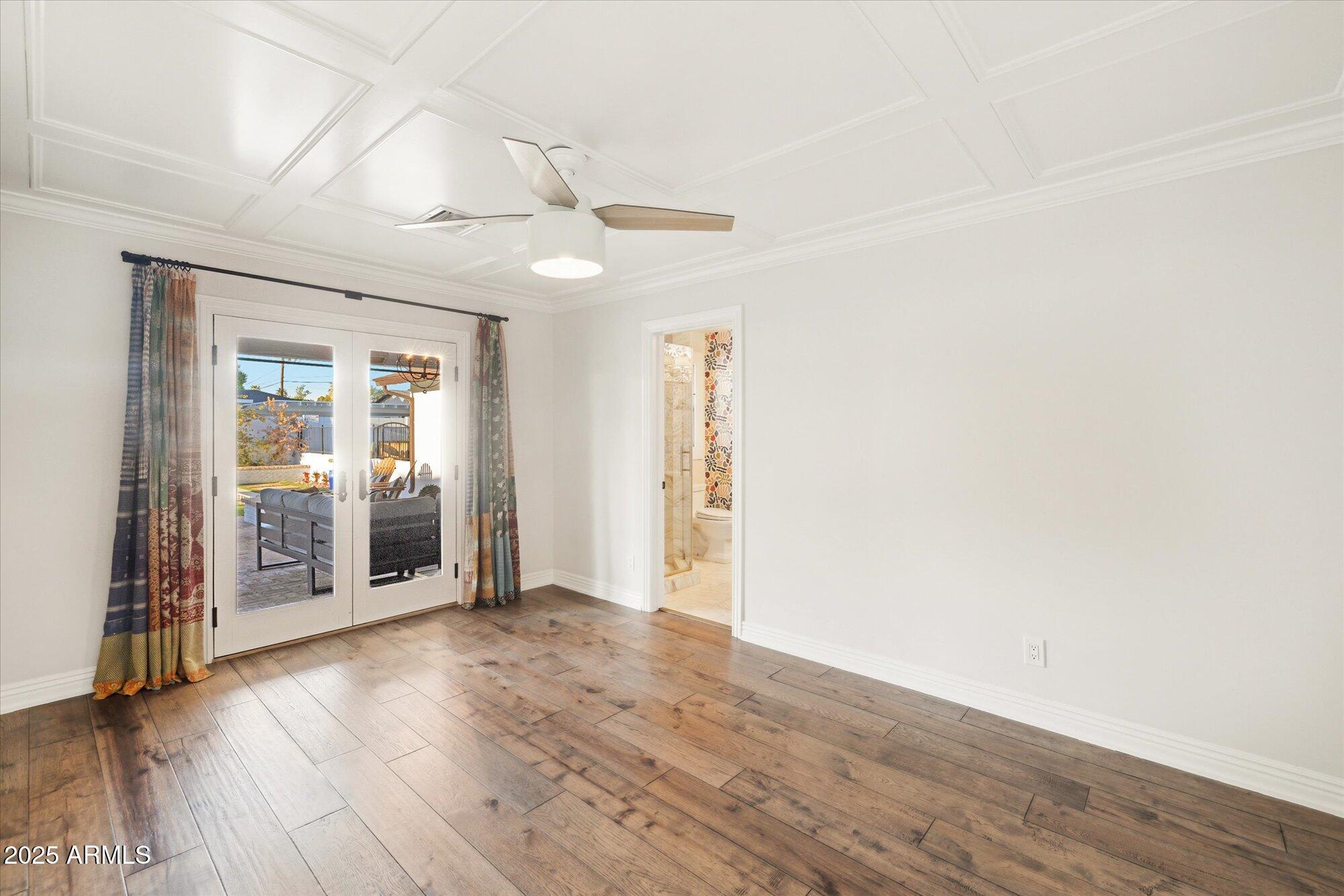 4062 E WHITTON Avenue