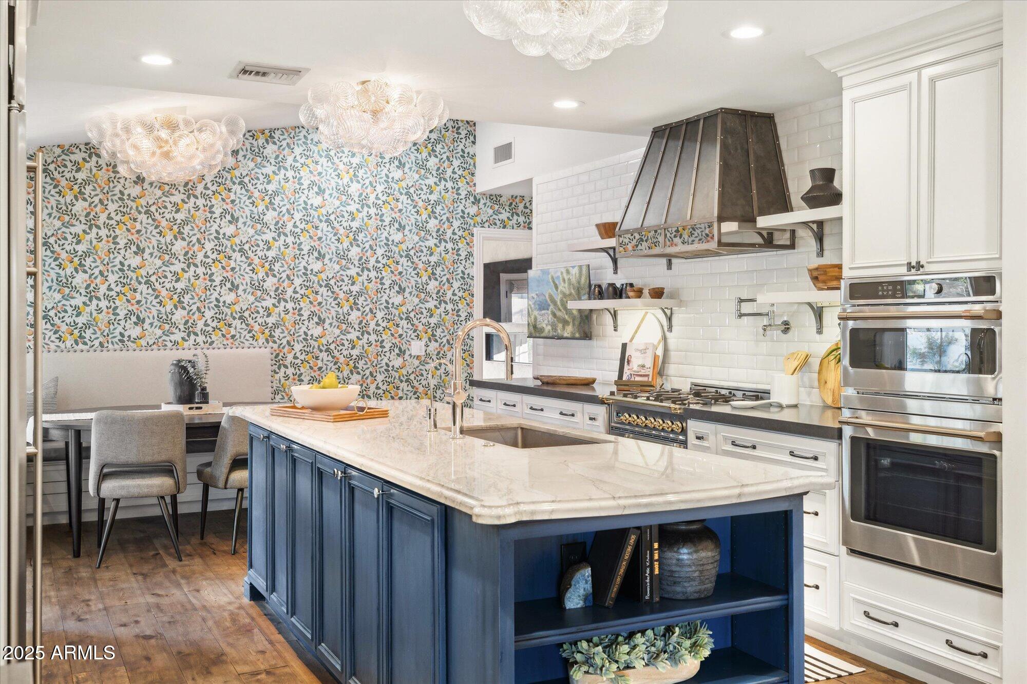 4062 E WHITTON Avenue