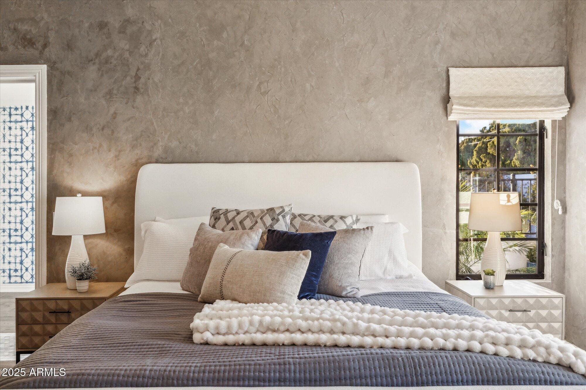 4062 E WHITTON Avenue