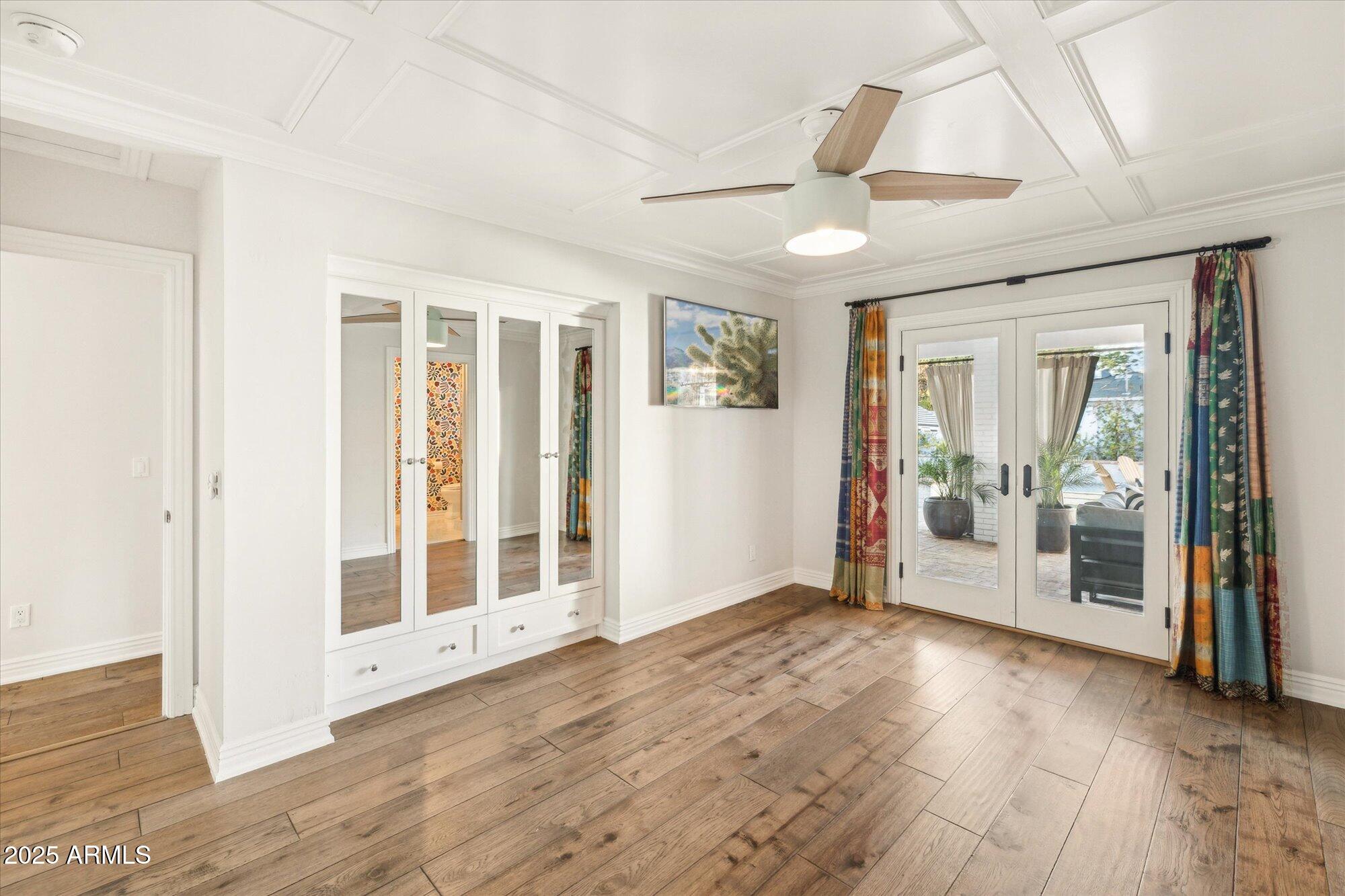 4062 E WHITTON Avenue