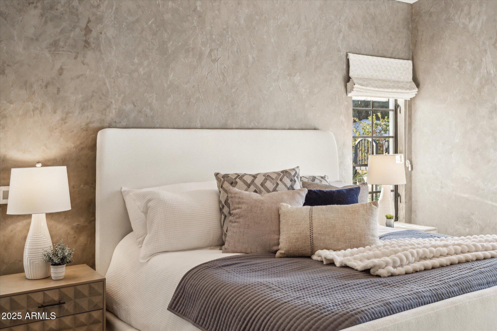 4062 E WHITTON Avenue