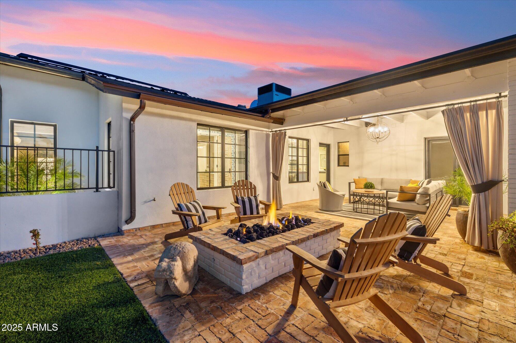 4062 E WHITTON Avenue