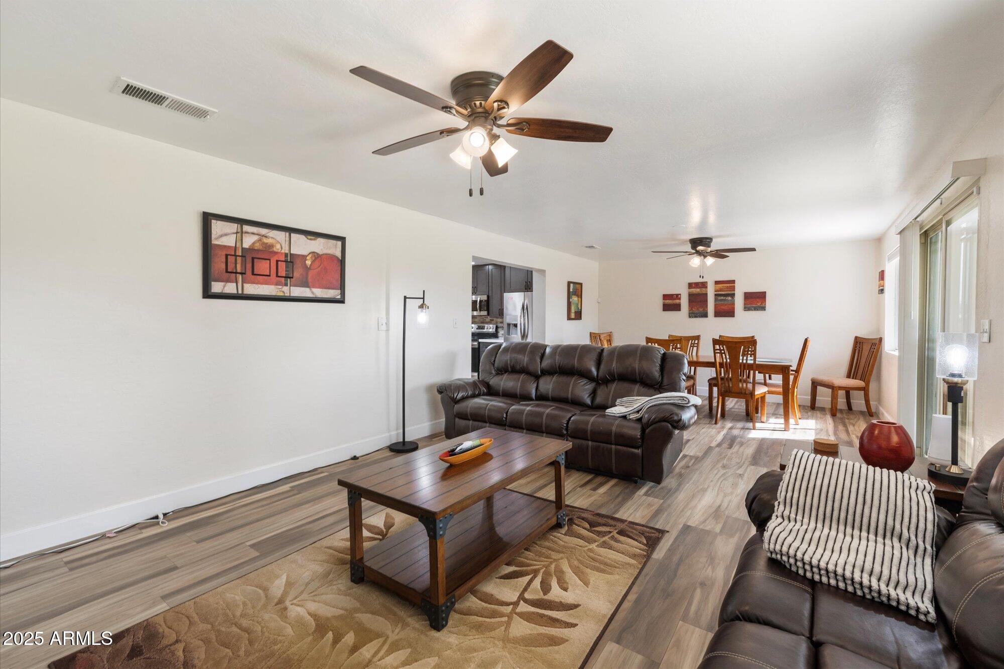 11421 W Lakeshore Drive