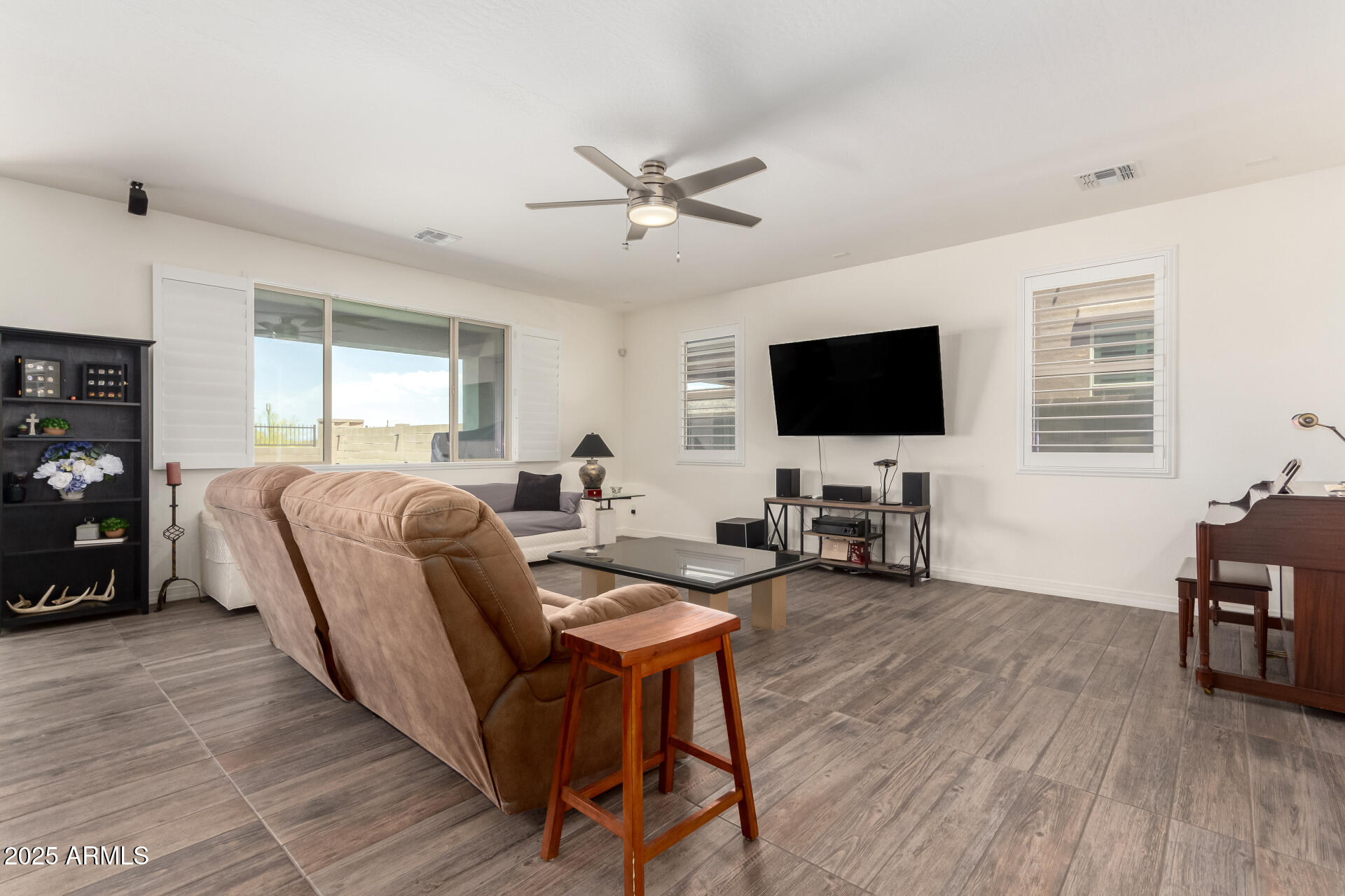 9342 W WHITE FEATHER Lane