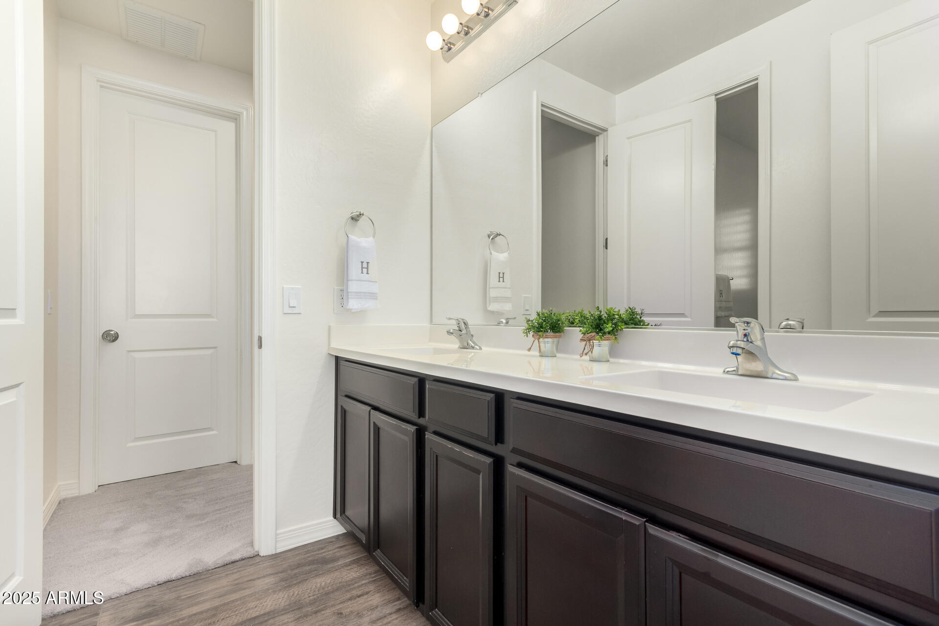 9342 W WHITE FEATHER Lane