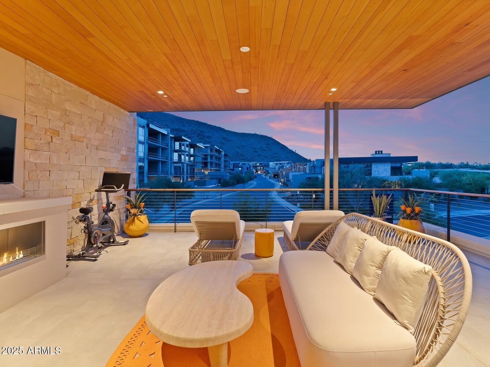 6311 E PHOENICIAN Boulevard, 19