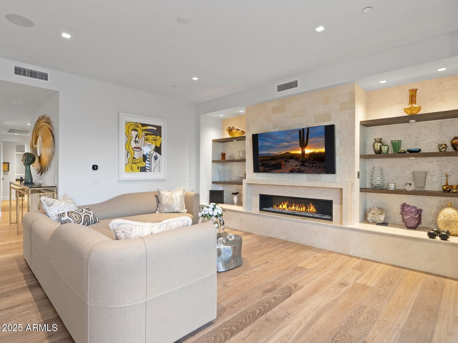 6311 E PHOENICIAN Boulevard, 19