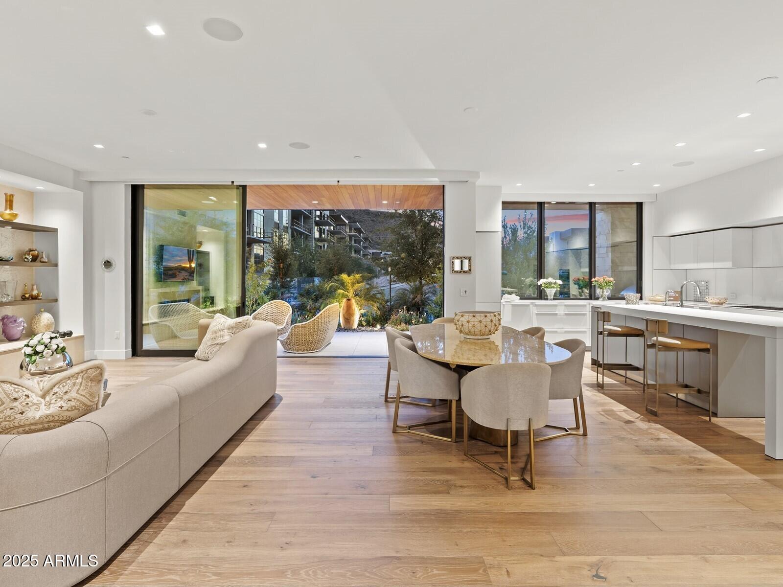 6311 E PHOENICIAN Boulevard, 19