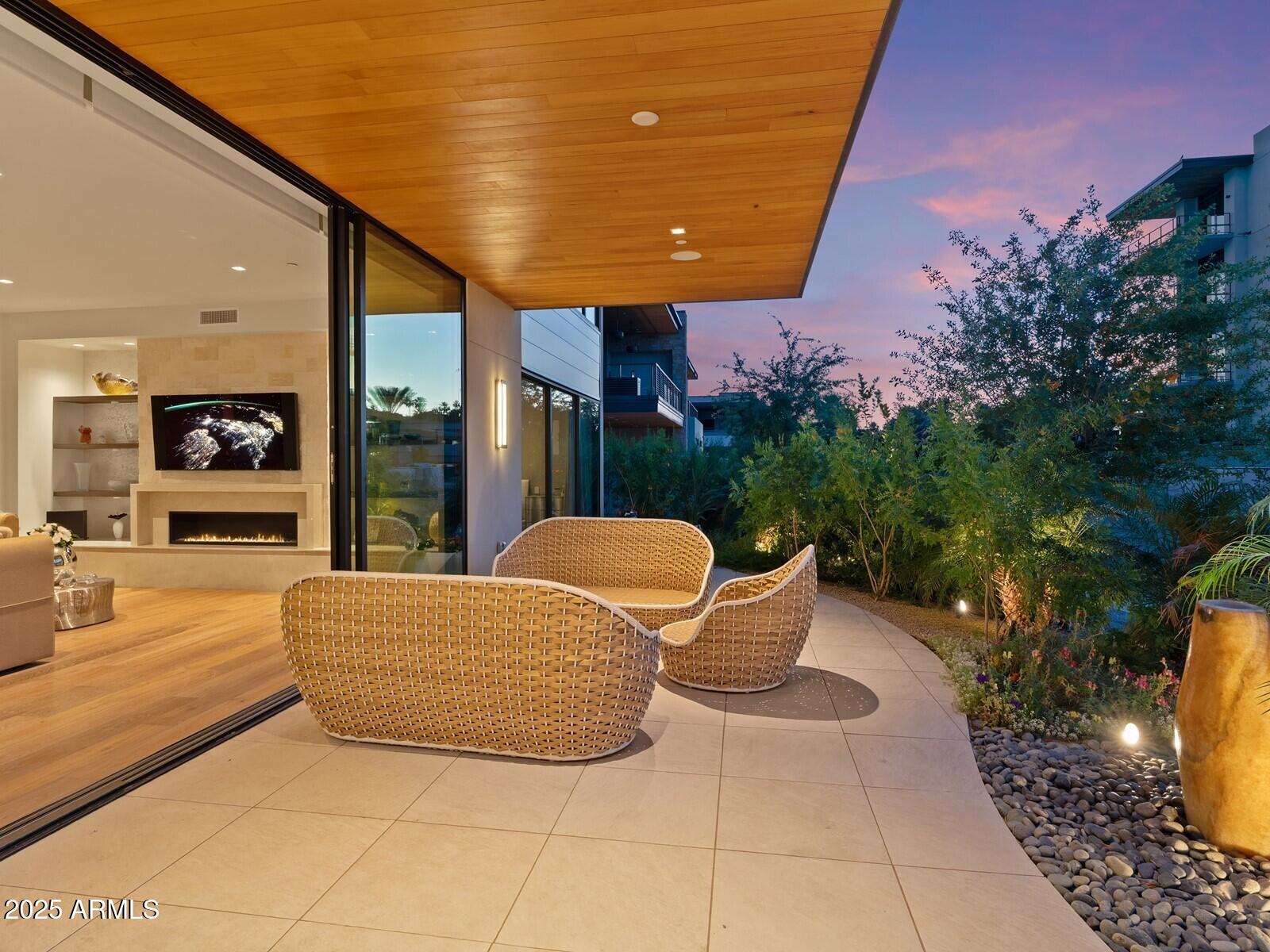 6311 E PHOENICIAN Boulevard, 19