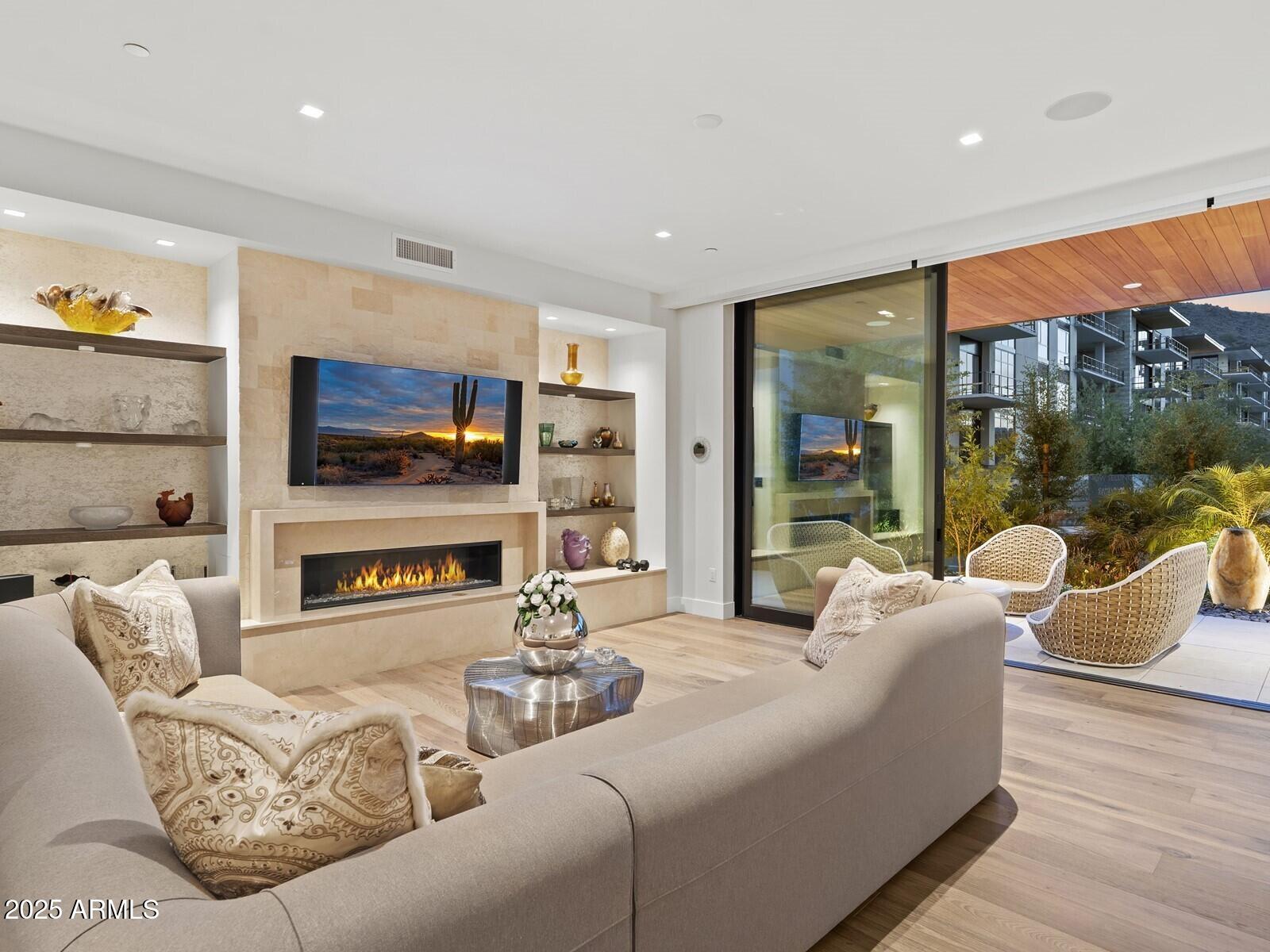 6311 E PHOENICIAN Boulevard, 19