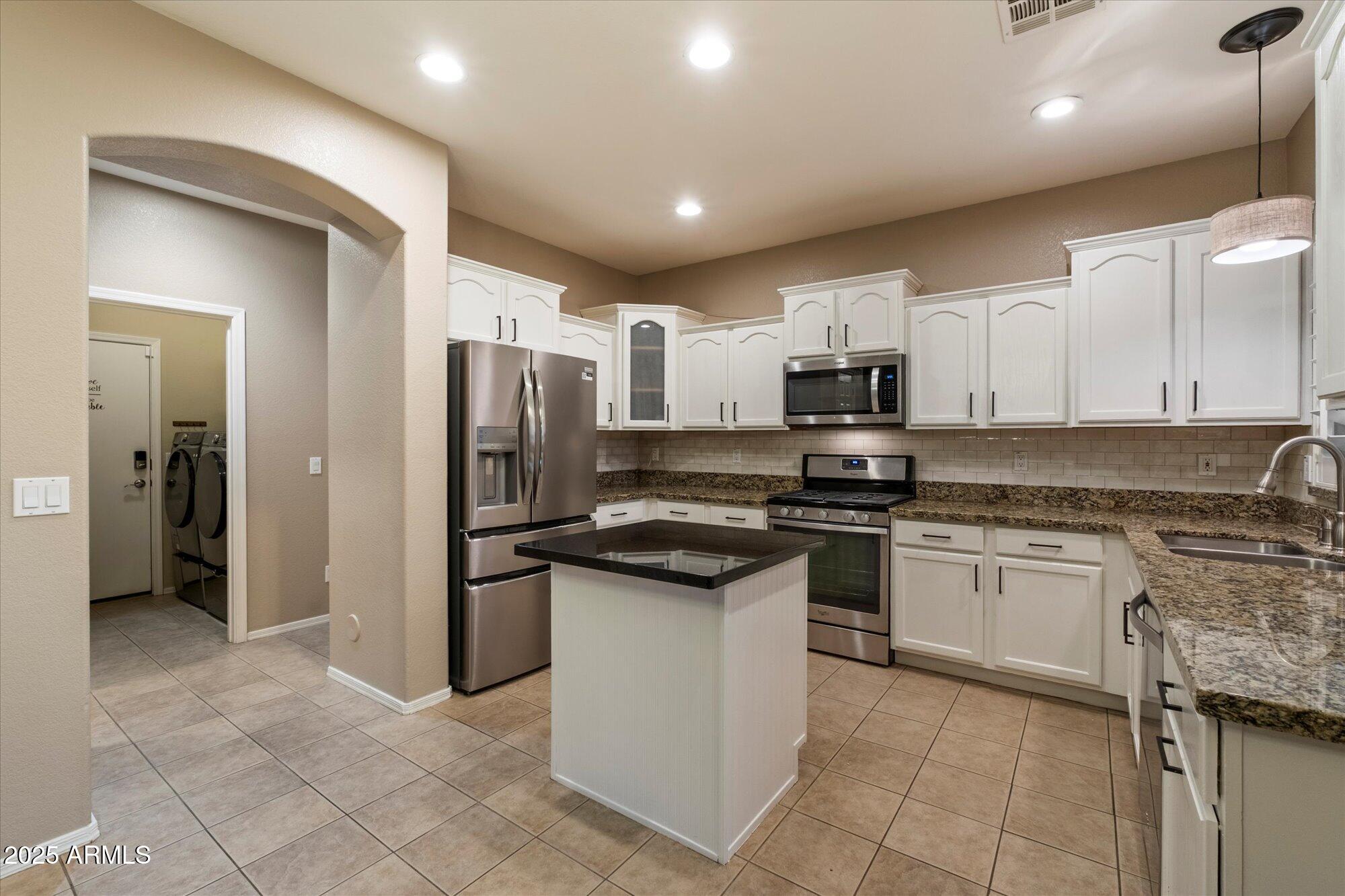 3932 S Crosscreek Drive