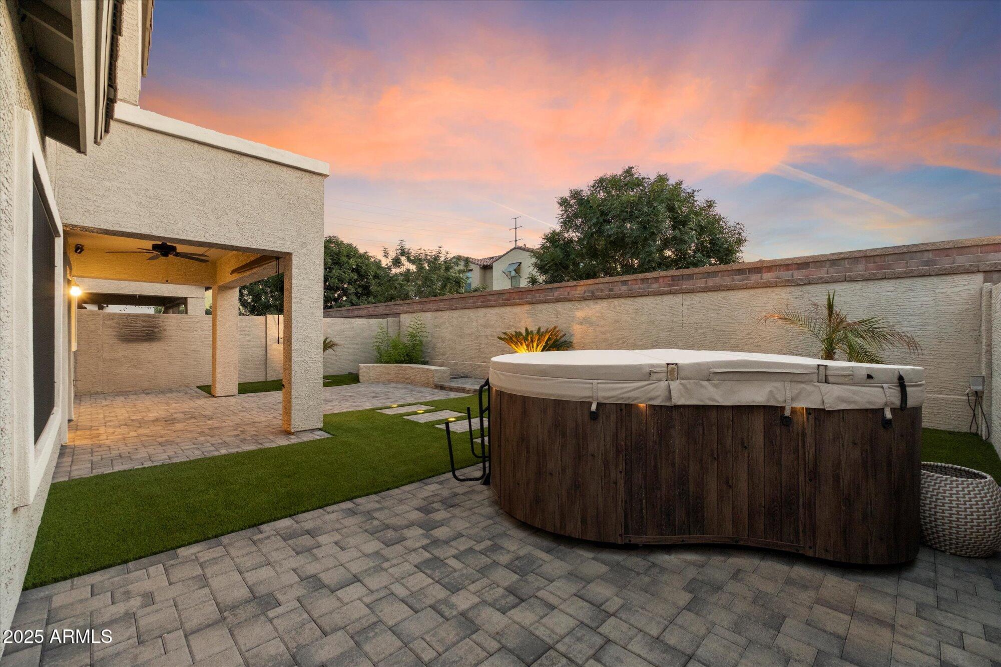 3932 S Crosscreek Drive