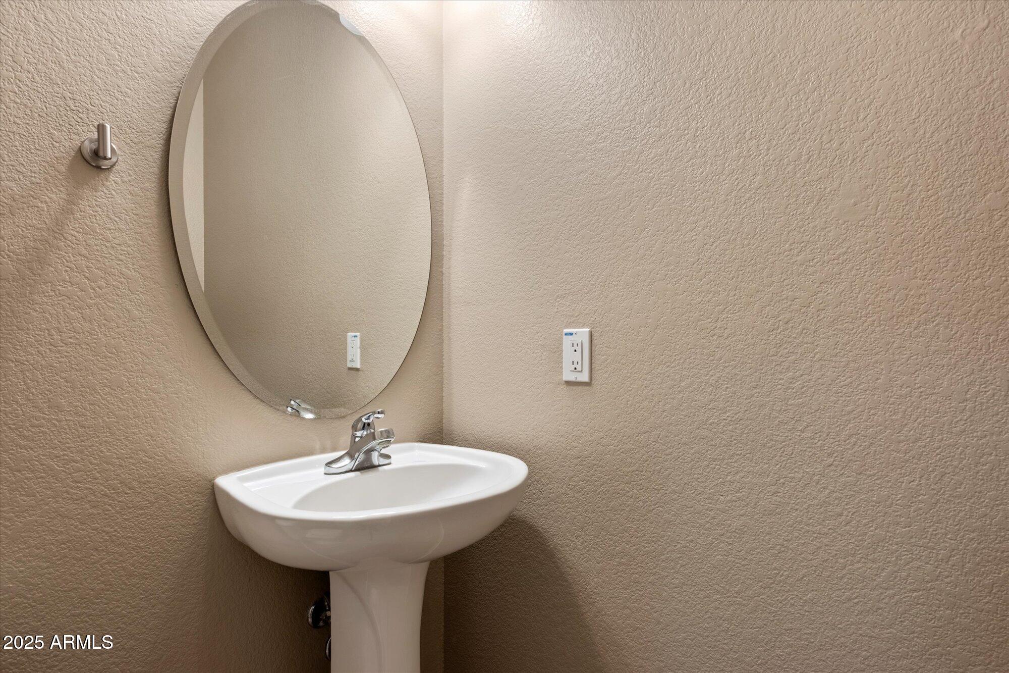 3932 S Crosscreek Drive