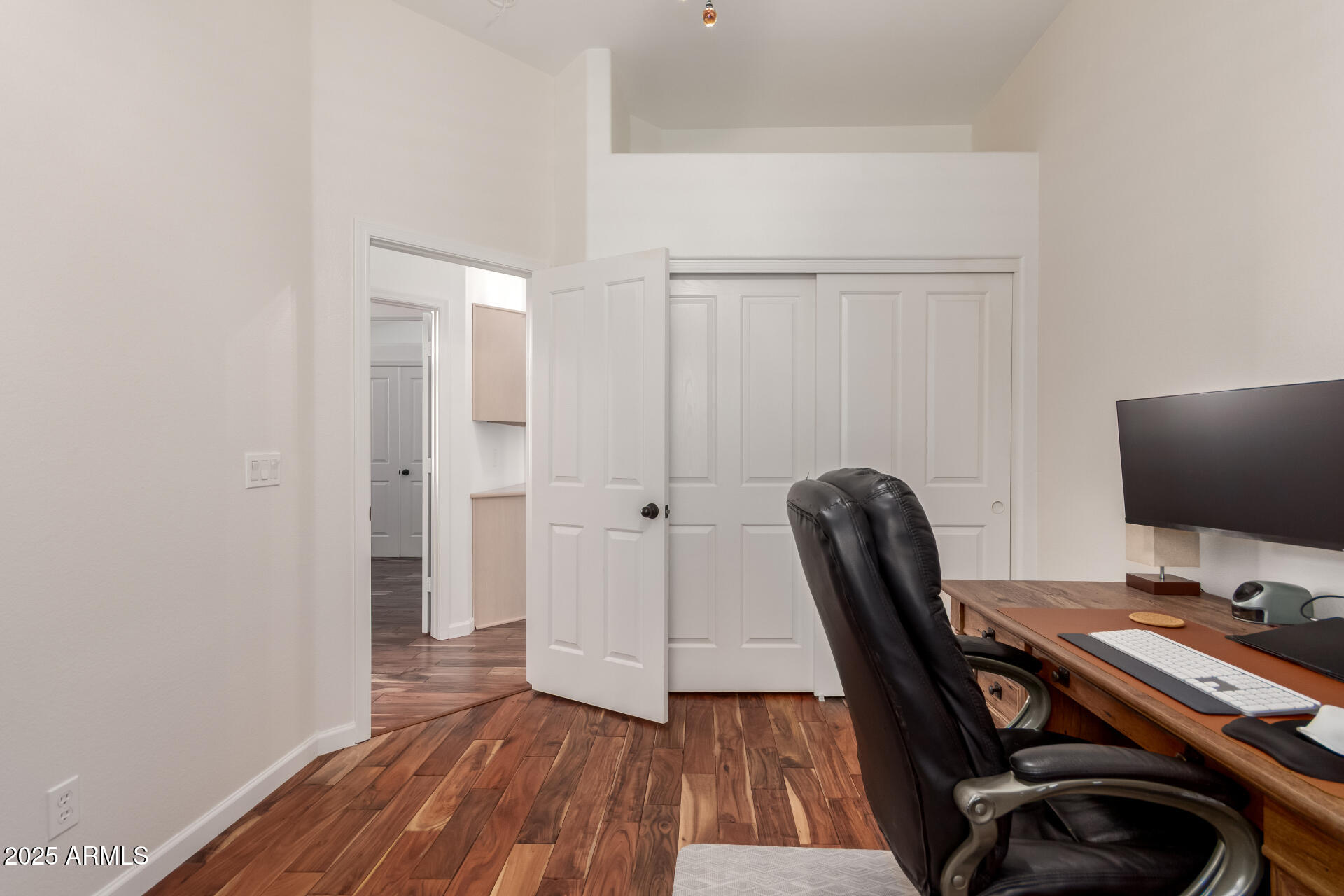1022 S BUTTE Lane