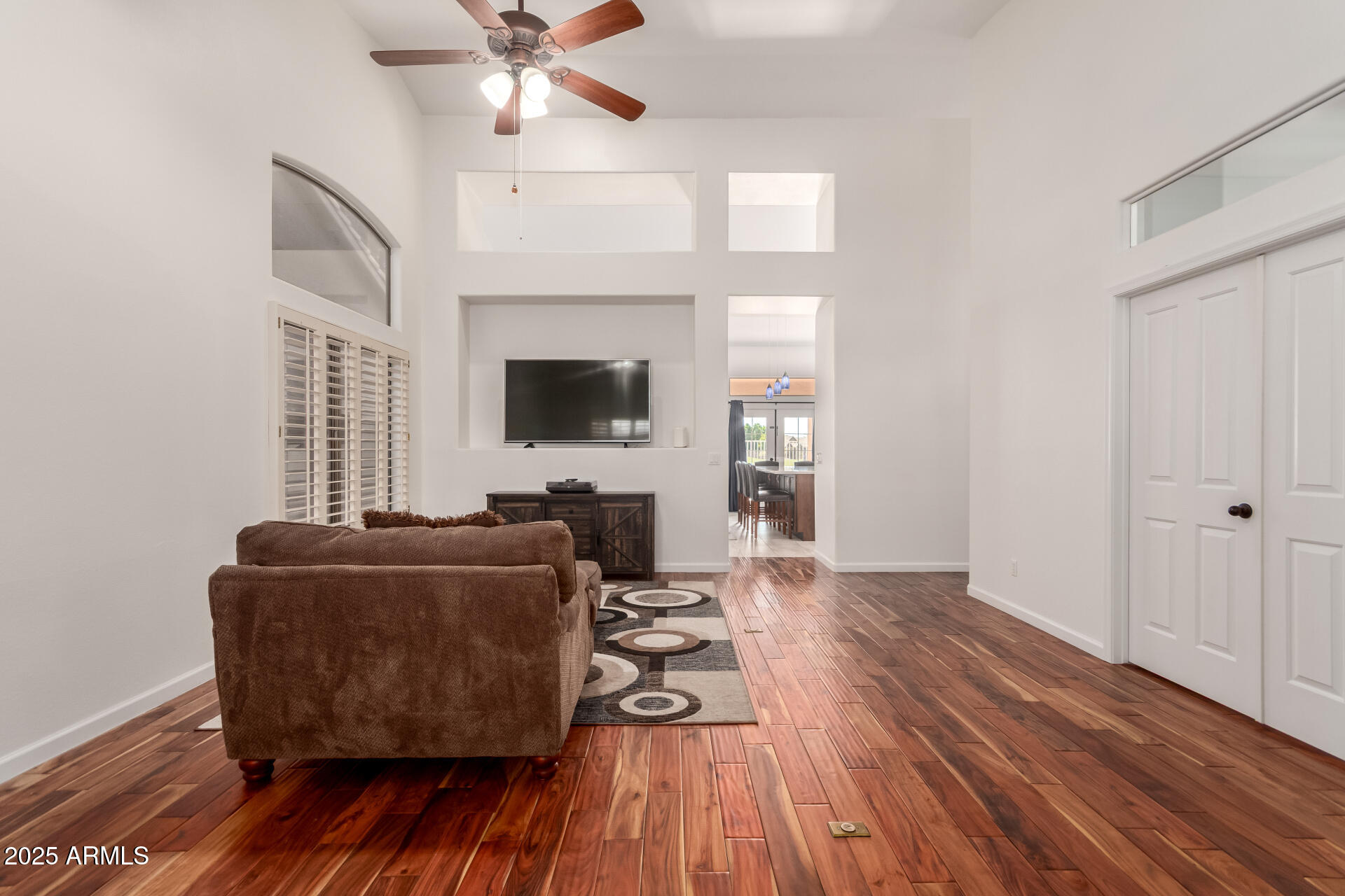 1022 S BUTTE Lane