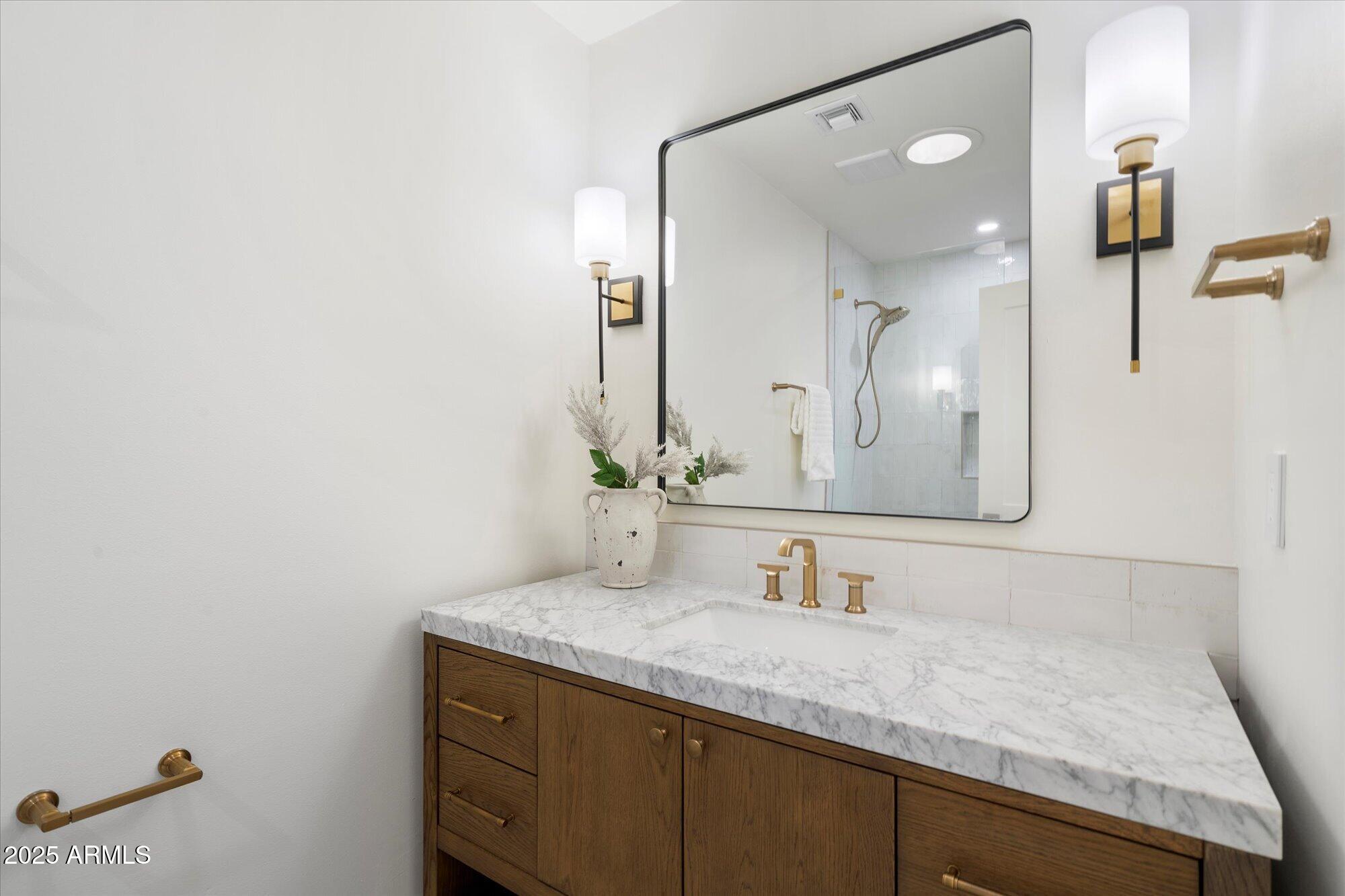 7553 E Woodshire Cove