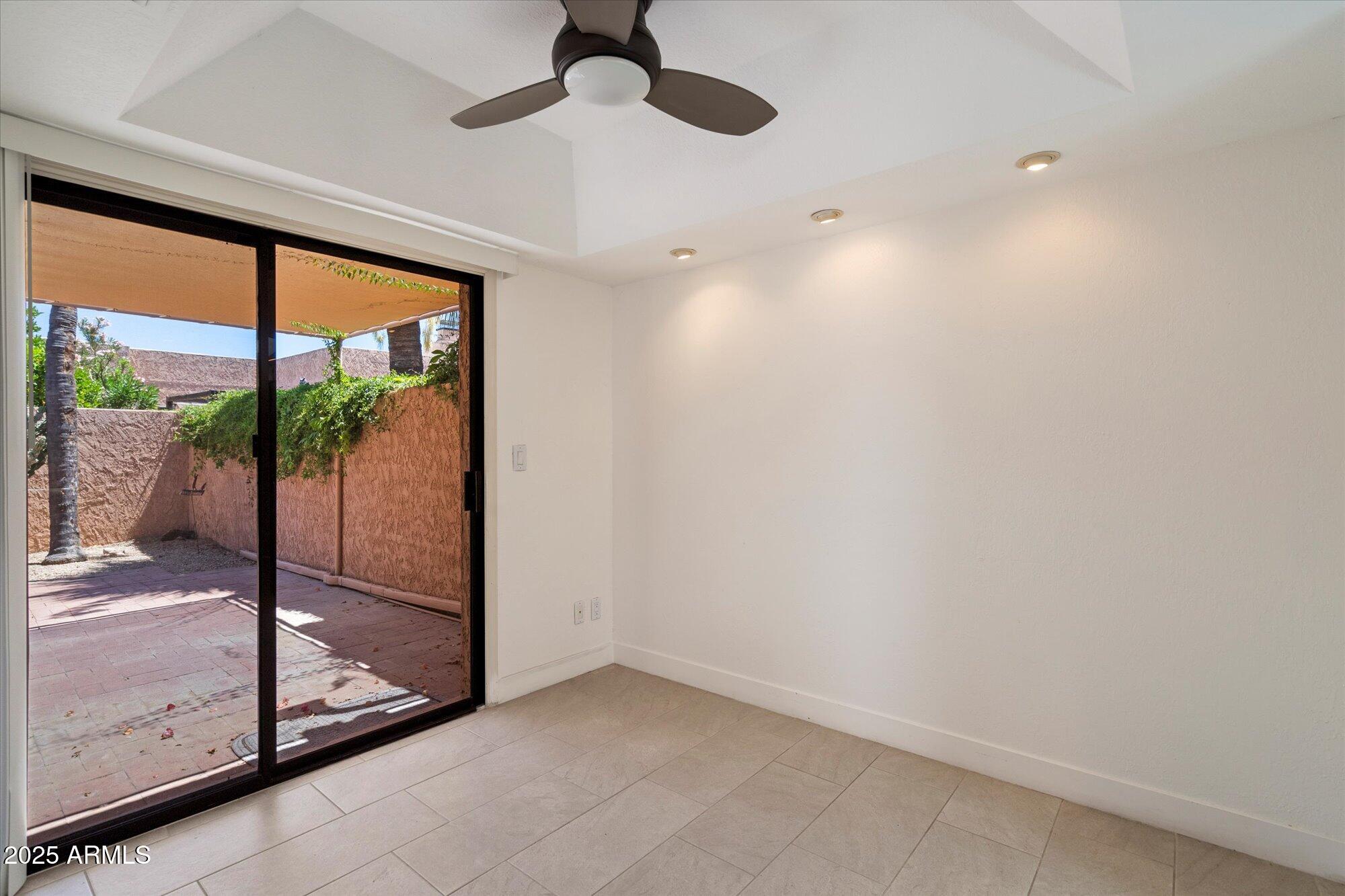 7729 N VIA DE FONDA