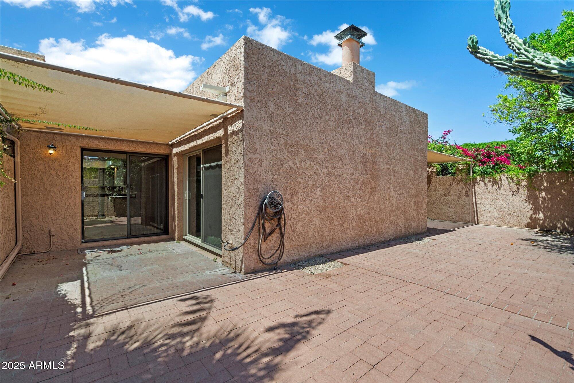 7729 N VIA DE FONDA