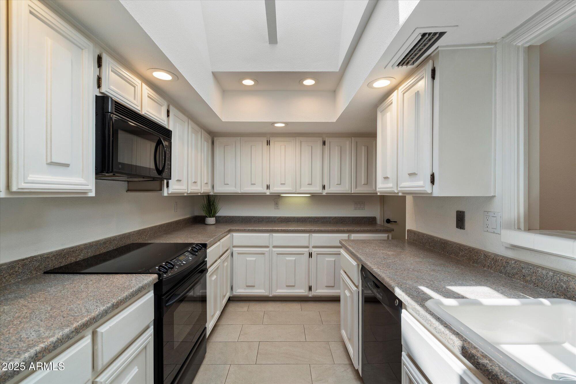 7729 N VIA DE FONDA