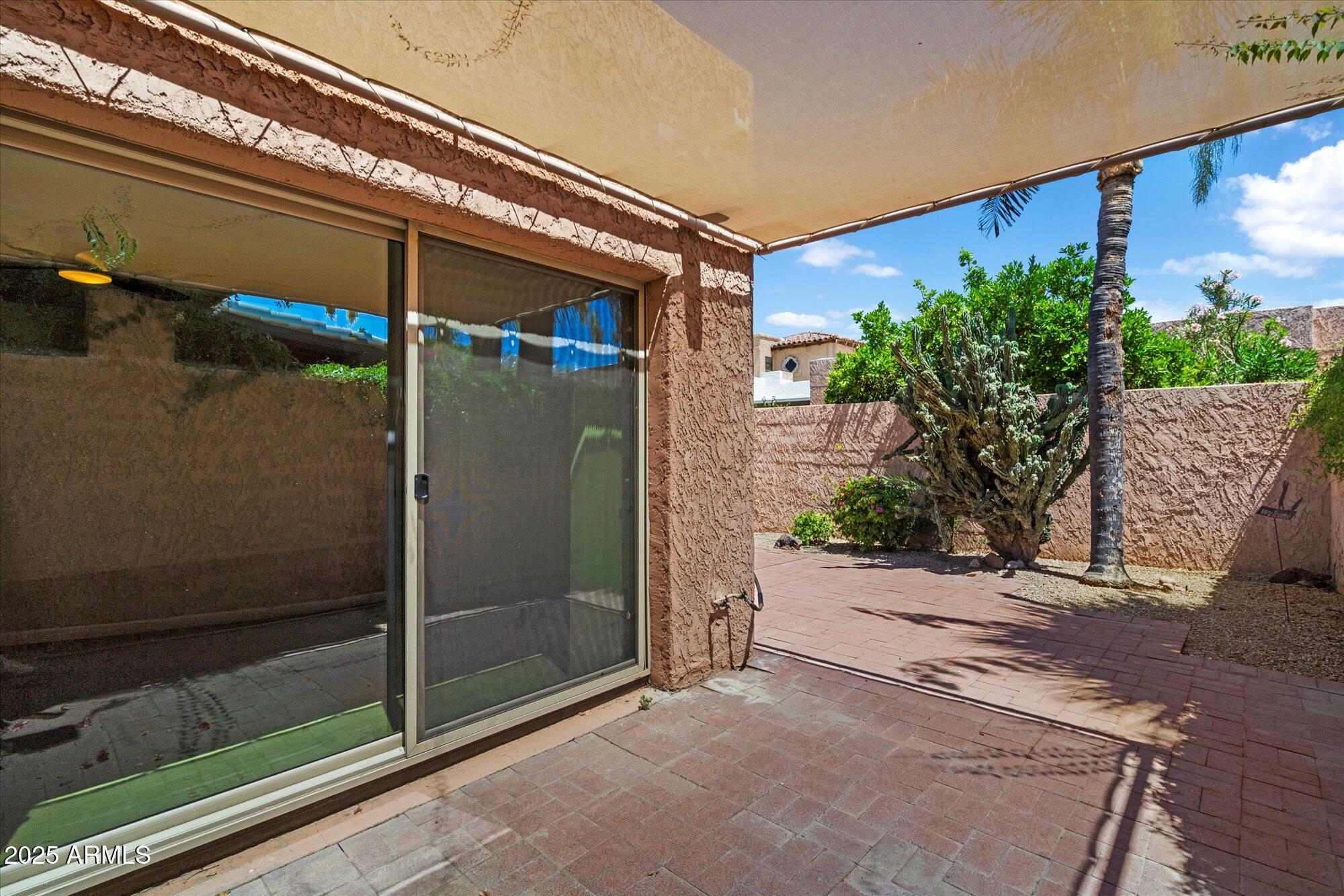7729 N VIA DE FONDA