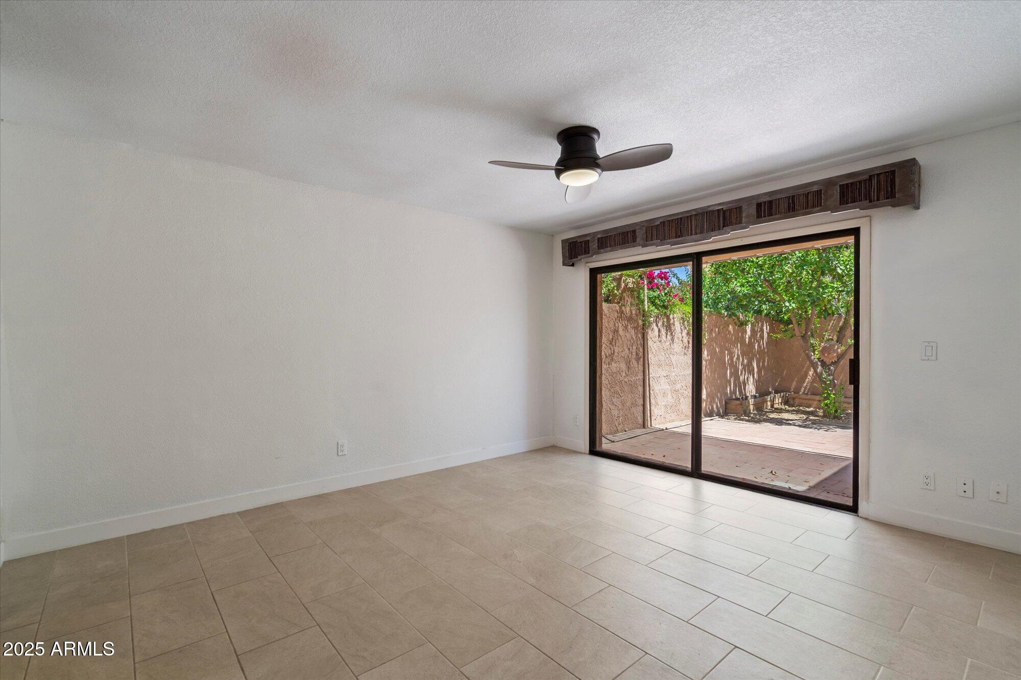 7729 N VIA DE FONDA