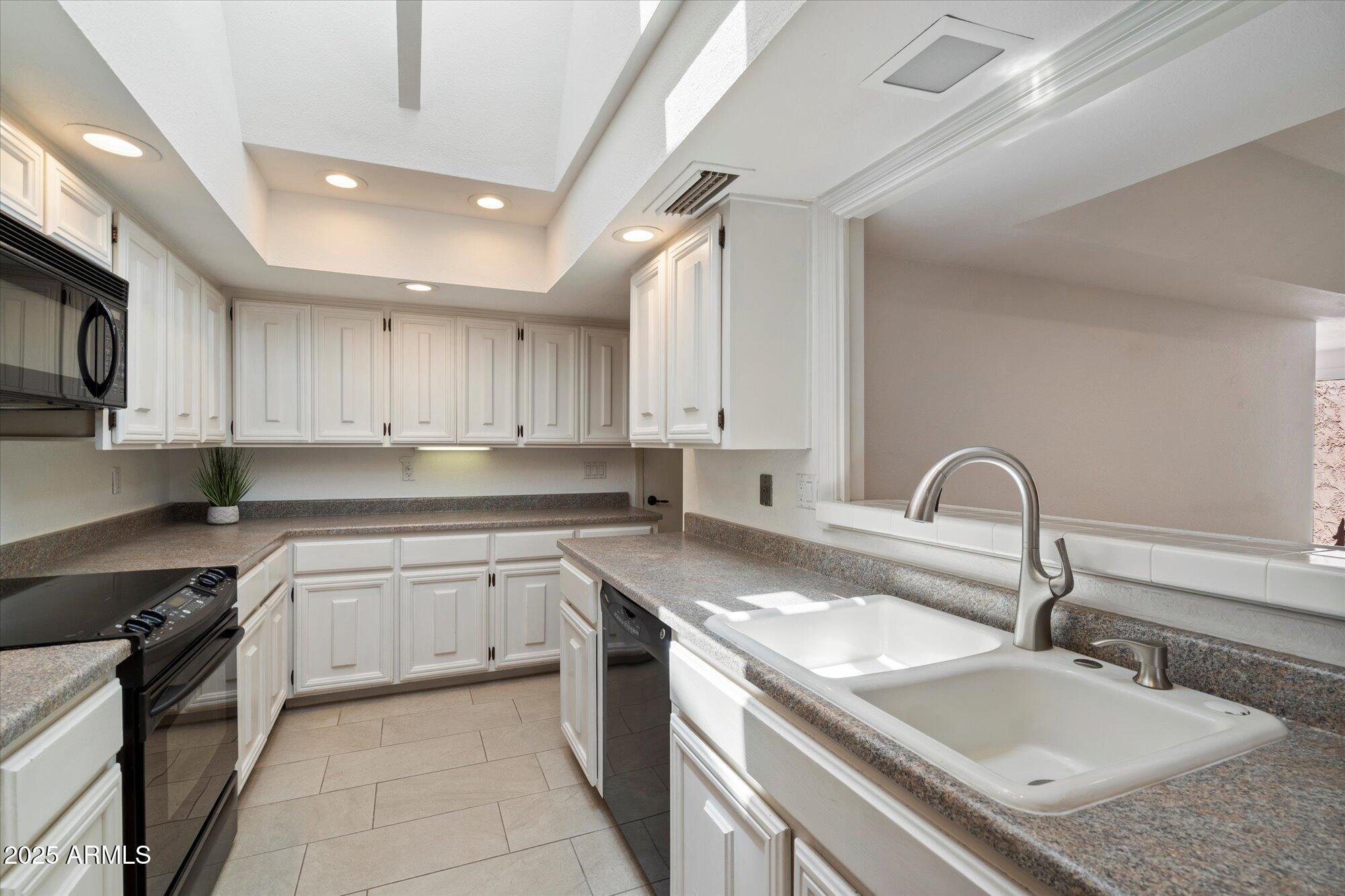 7729 N VIA DE FONDA