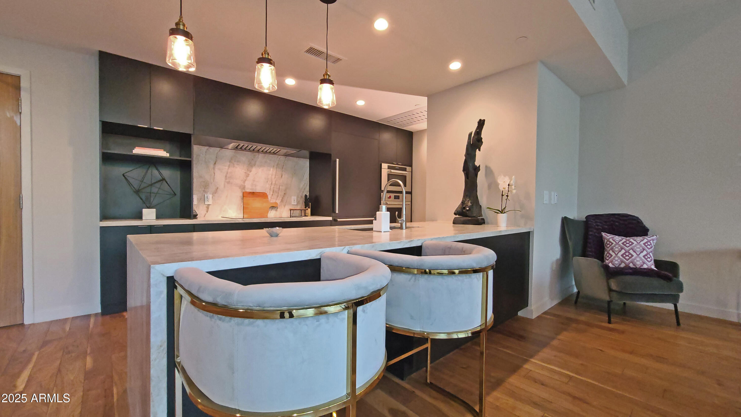 5455 E LINCOLN Drive, 1004