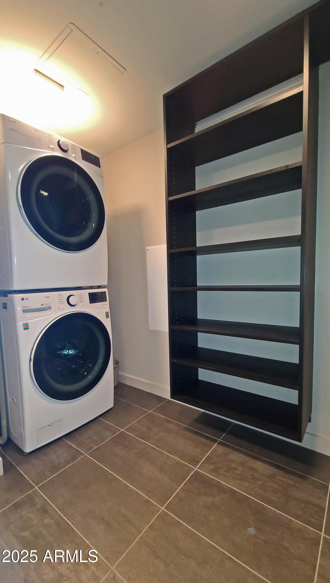 5455 E LINCOLN Drive, 1004