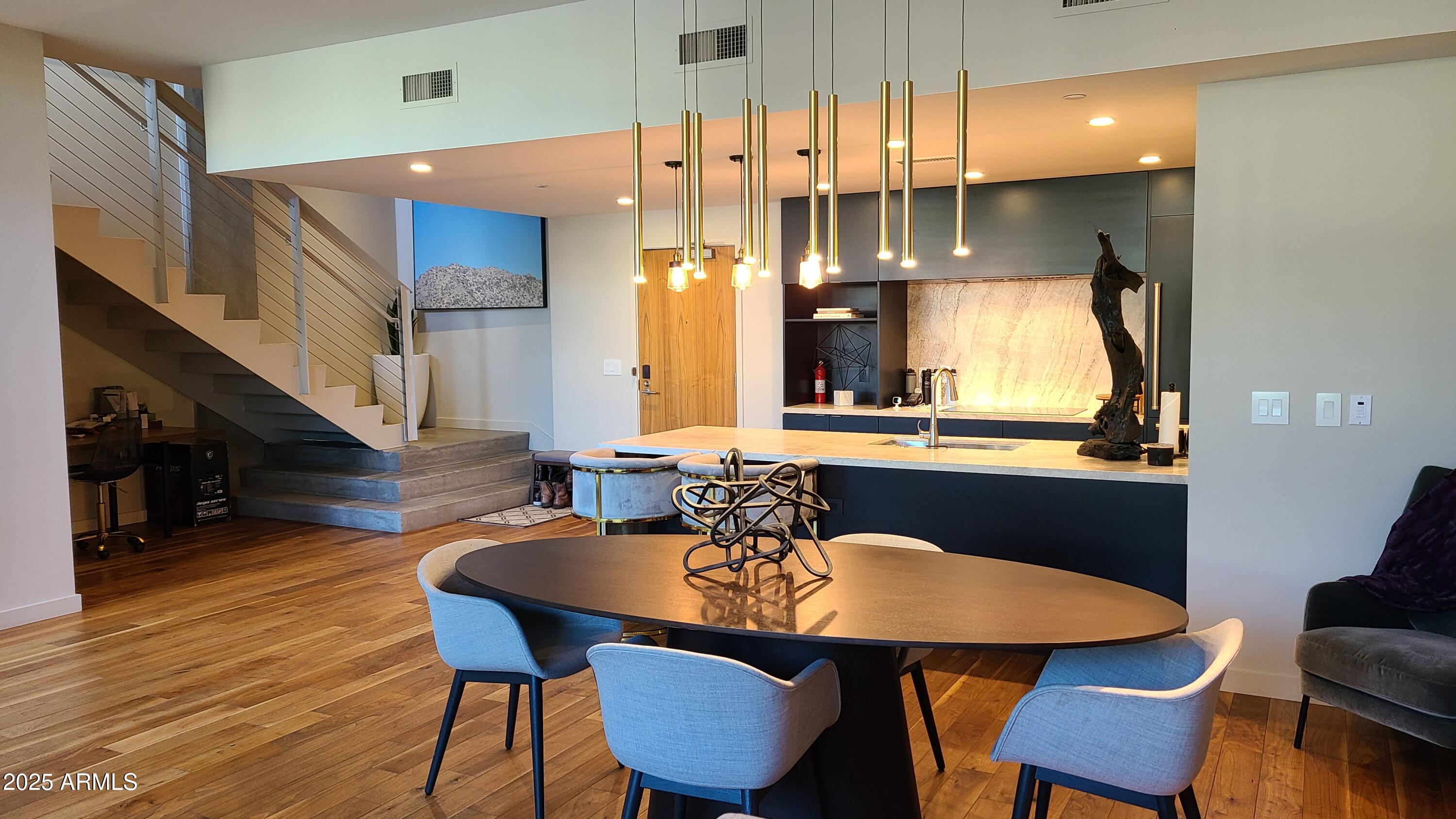 5455 E LINCOLN Drive, 1004