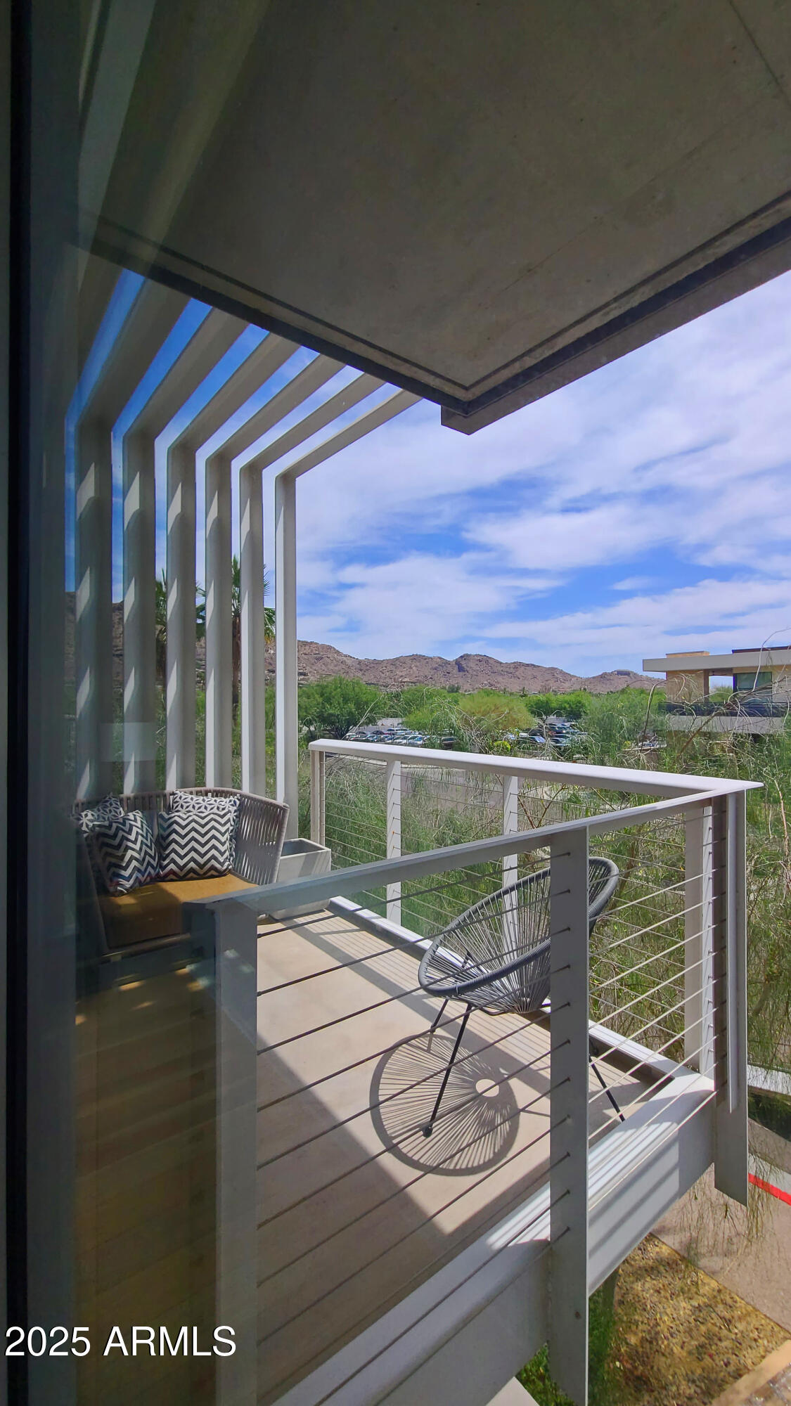 5455 E LINCOLN Drive, 1004