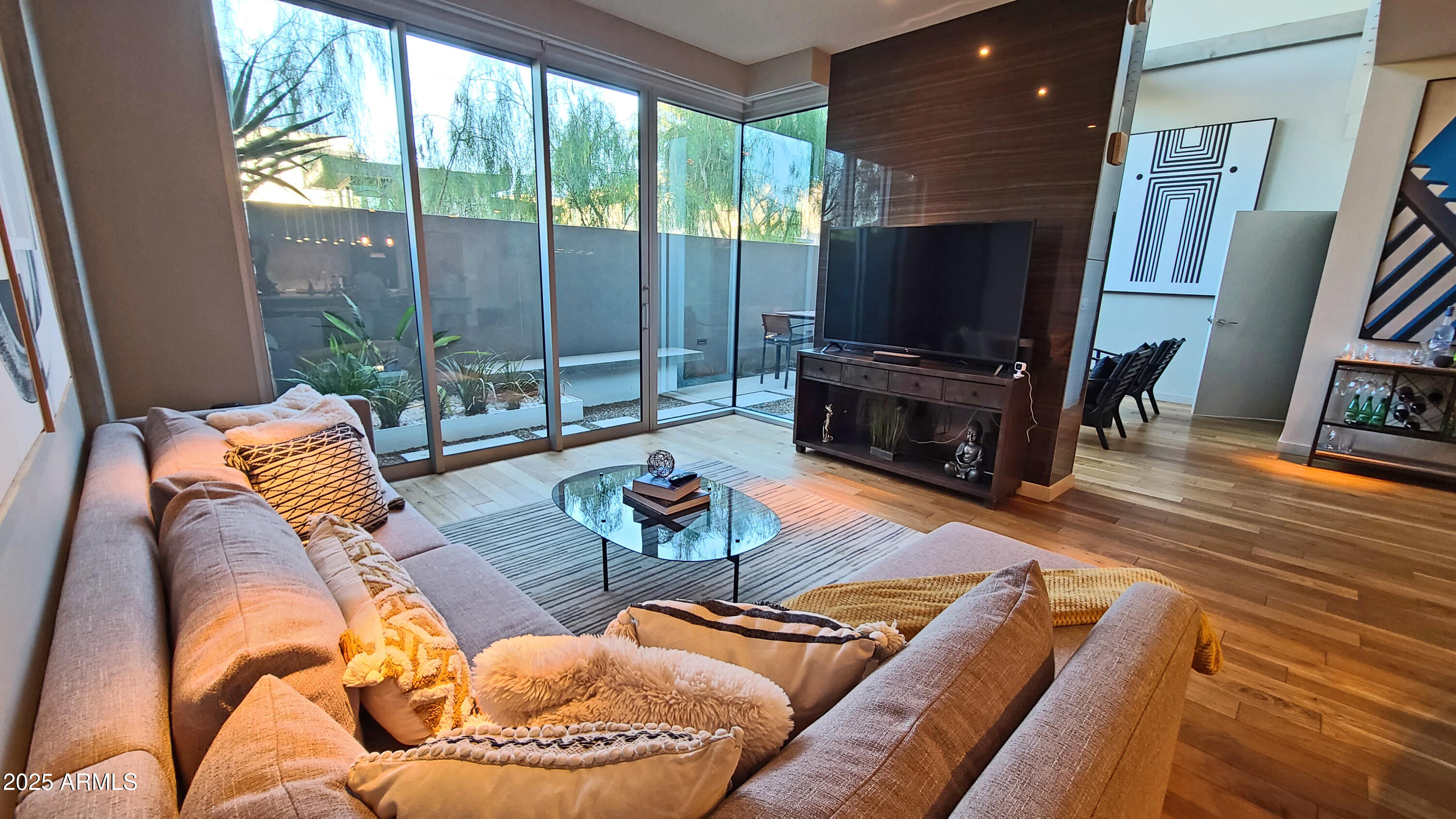 5455 E LINCOLN Drive, 1004